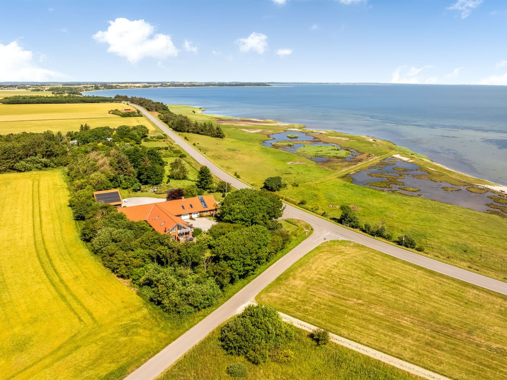 "Virve" - 100m to the fjord-Buiten