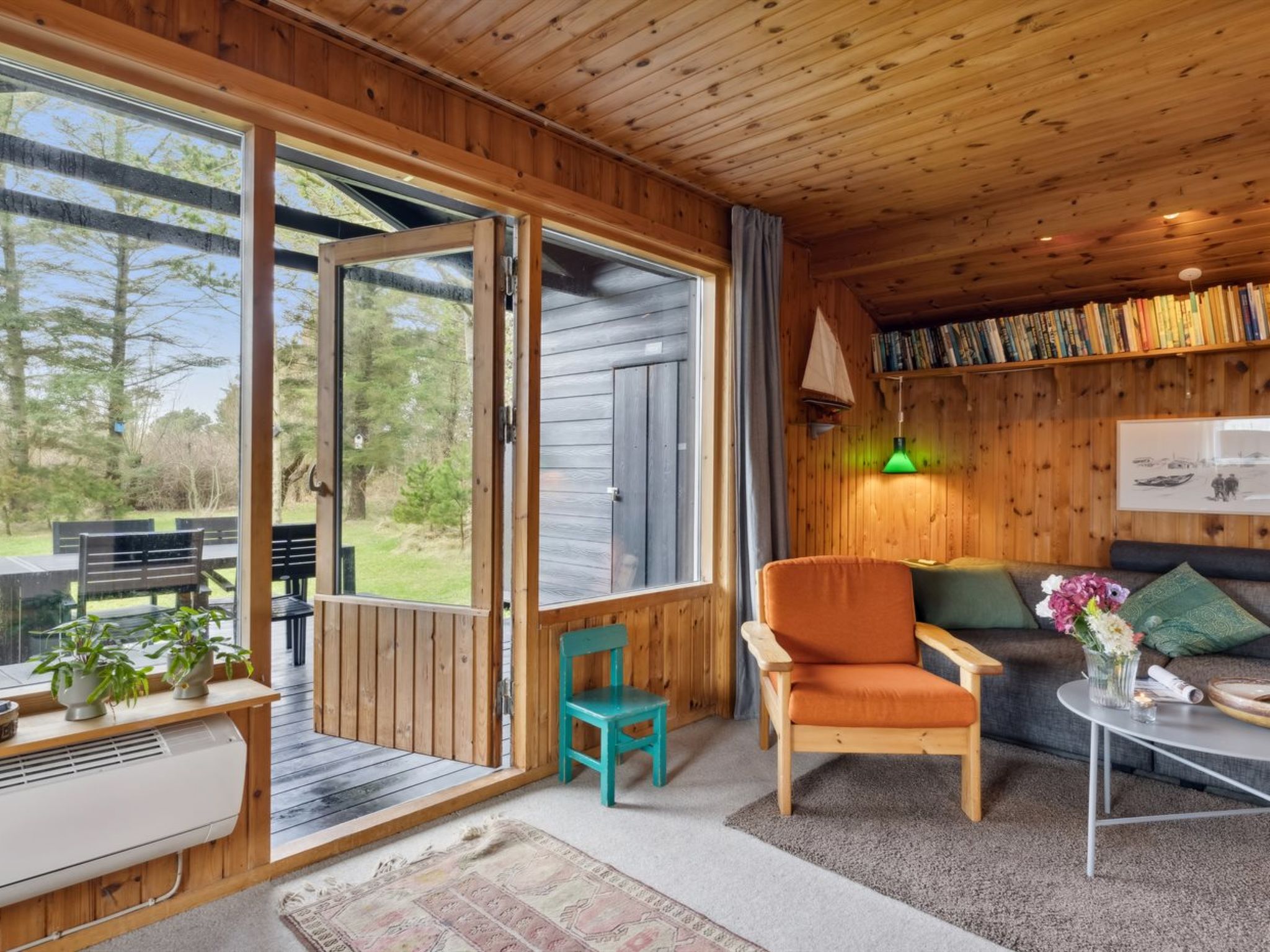 "Jukka" - 2km from the sea - Binnen