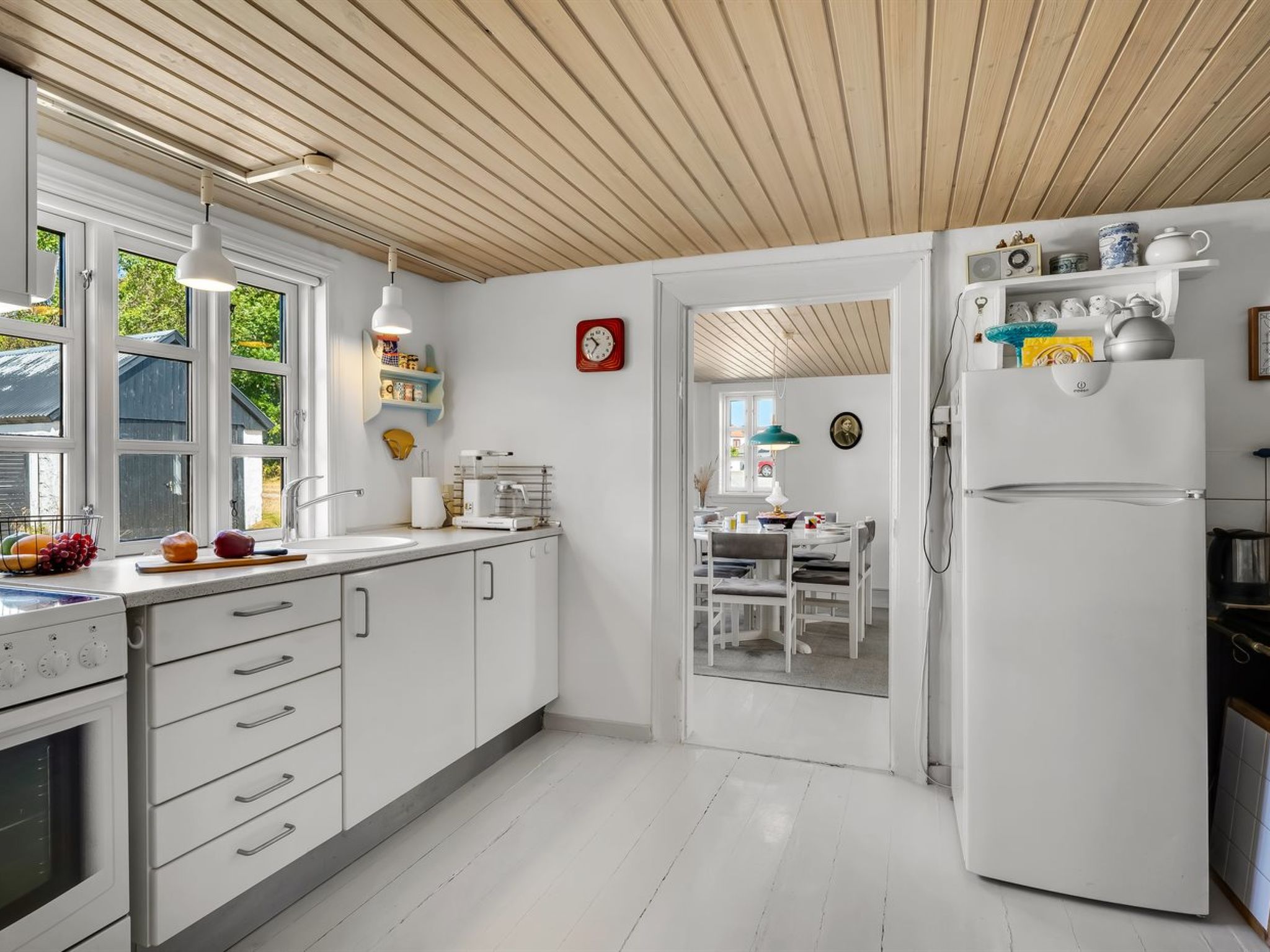 "Safir" - 1.7km from the sea - Binnen