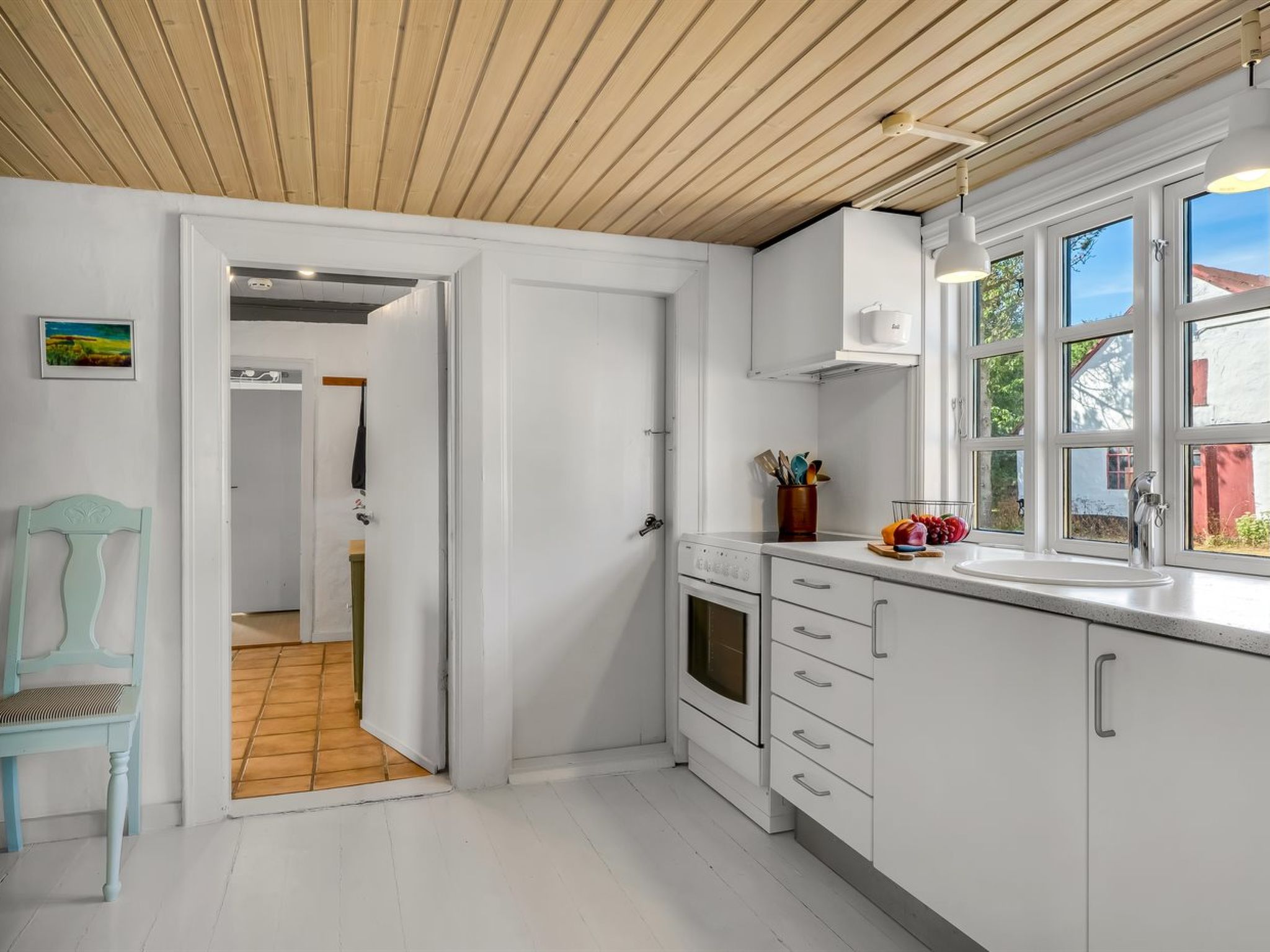 "Safir" - 1.7km from the sea - Binnen