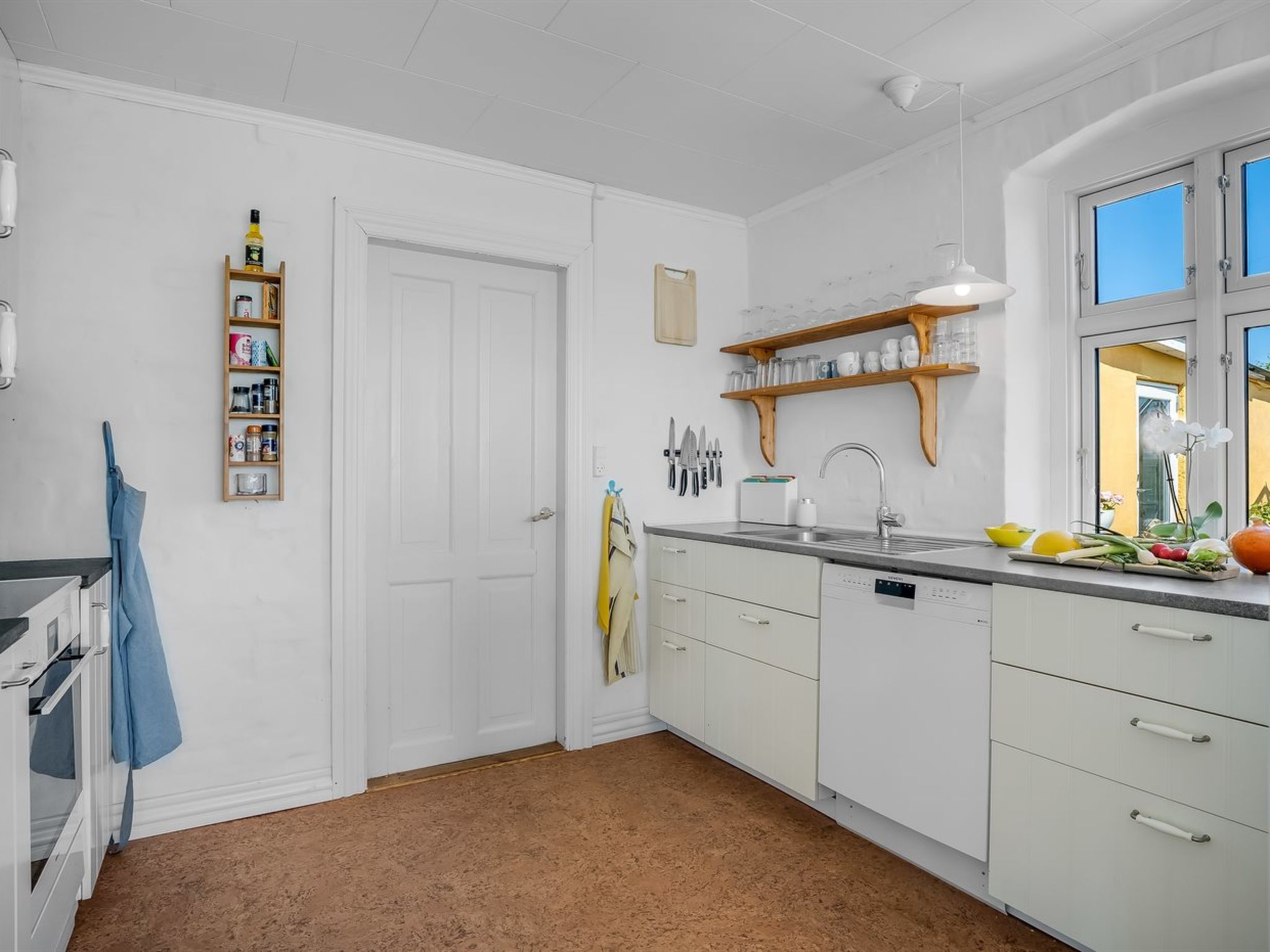 "Jurien" - 50m to the fjord-Binnen