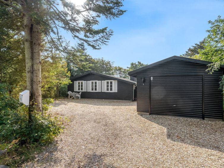 "Melisa" - 100m to the inlet", huis 4-kamers 75 m2. Het objekt is geschikt voor 6 volwassenen + 1 kinderen. Woonkamer met open haard, TV en radio. 1 kamer met 1 2-pers bed. 1 kamer met 1 divanbed. Stu..