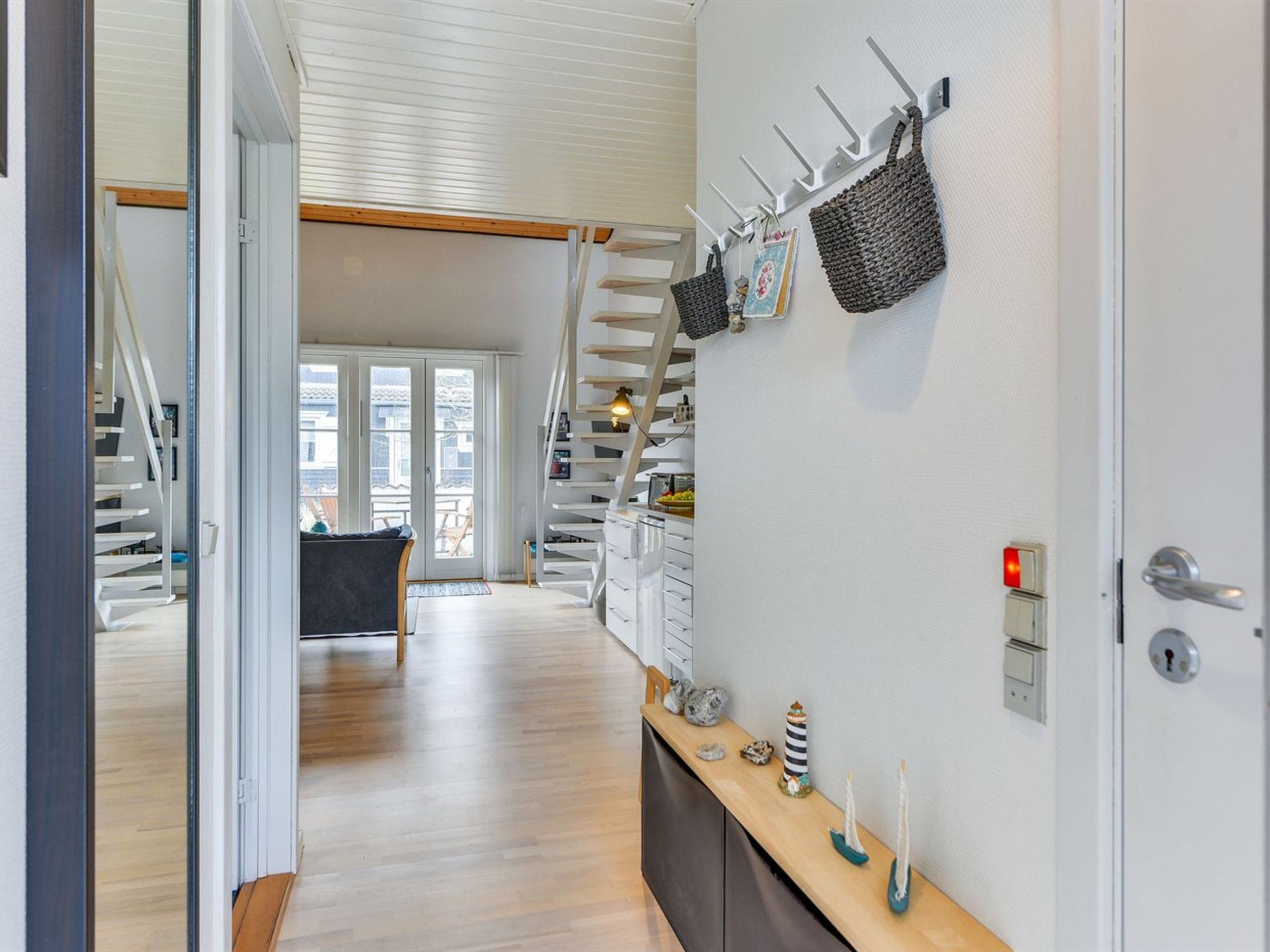 "Cita" - 100m to the fjord-Inside