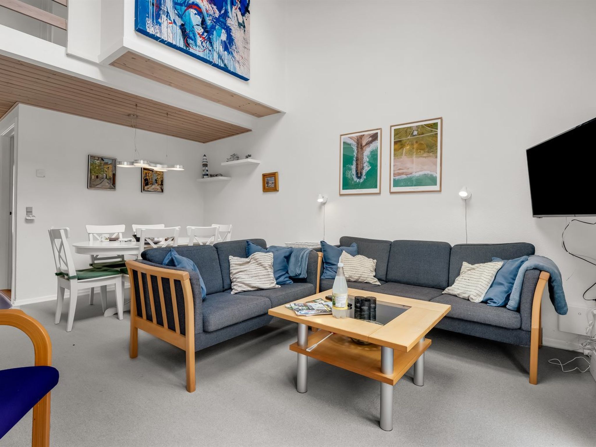 "Epiphania" - 100m to the fjord-Dedans