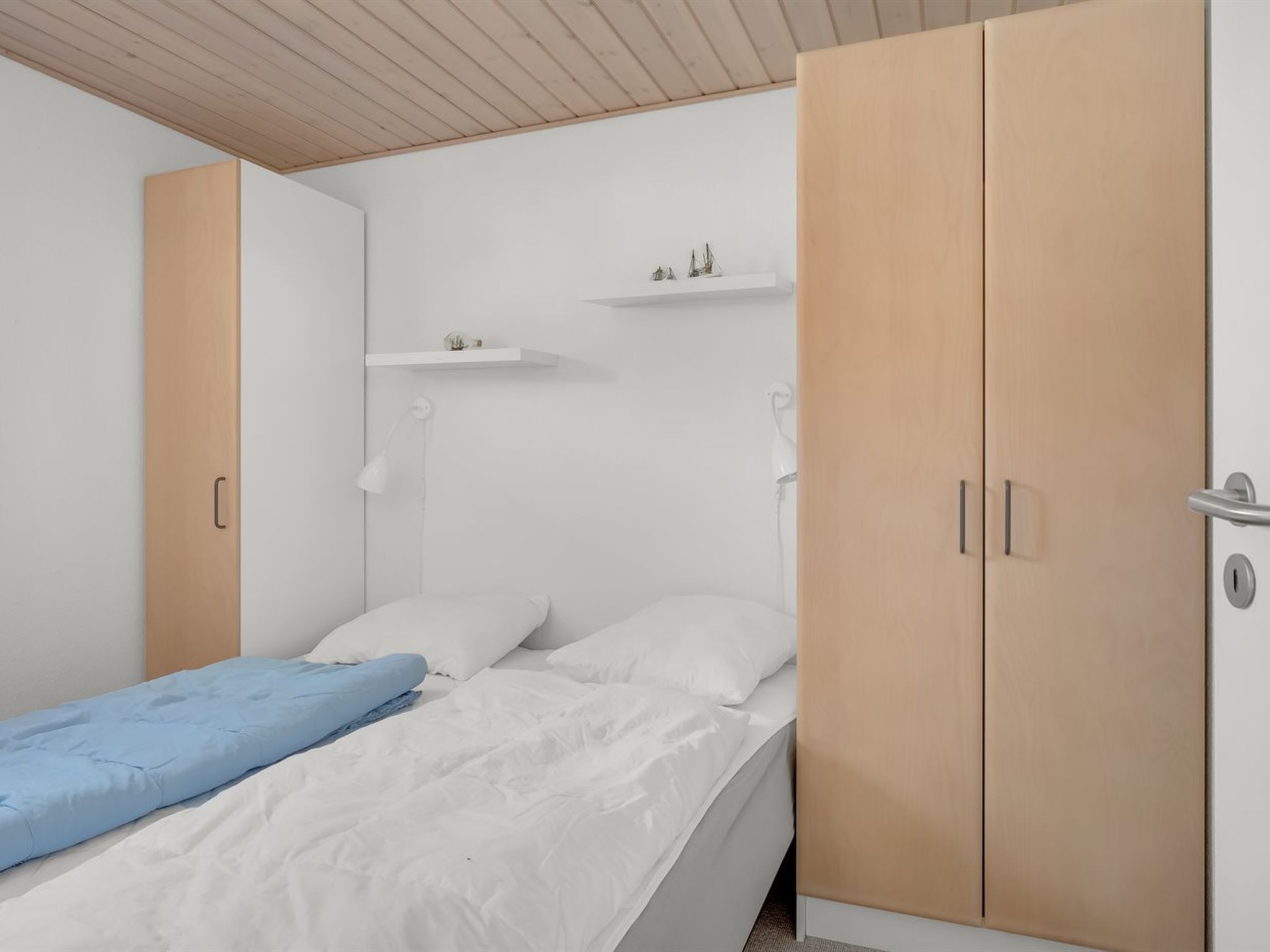 "Epiphania" - 100m to the fjord-Dedans