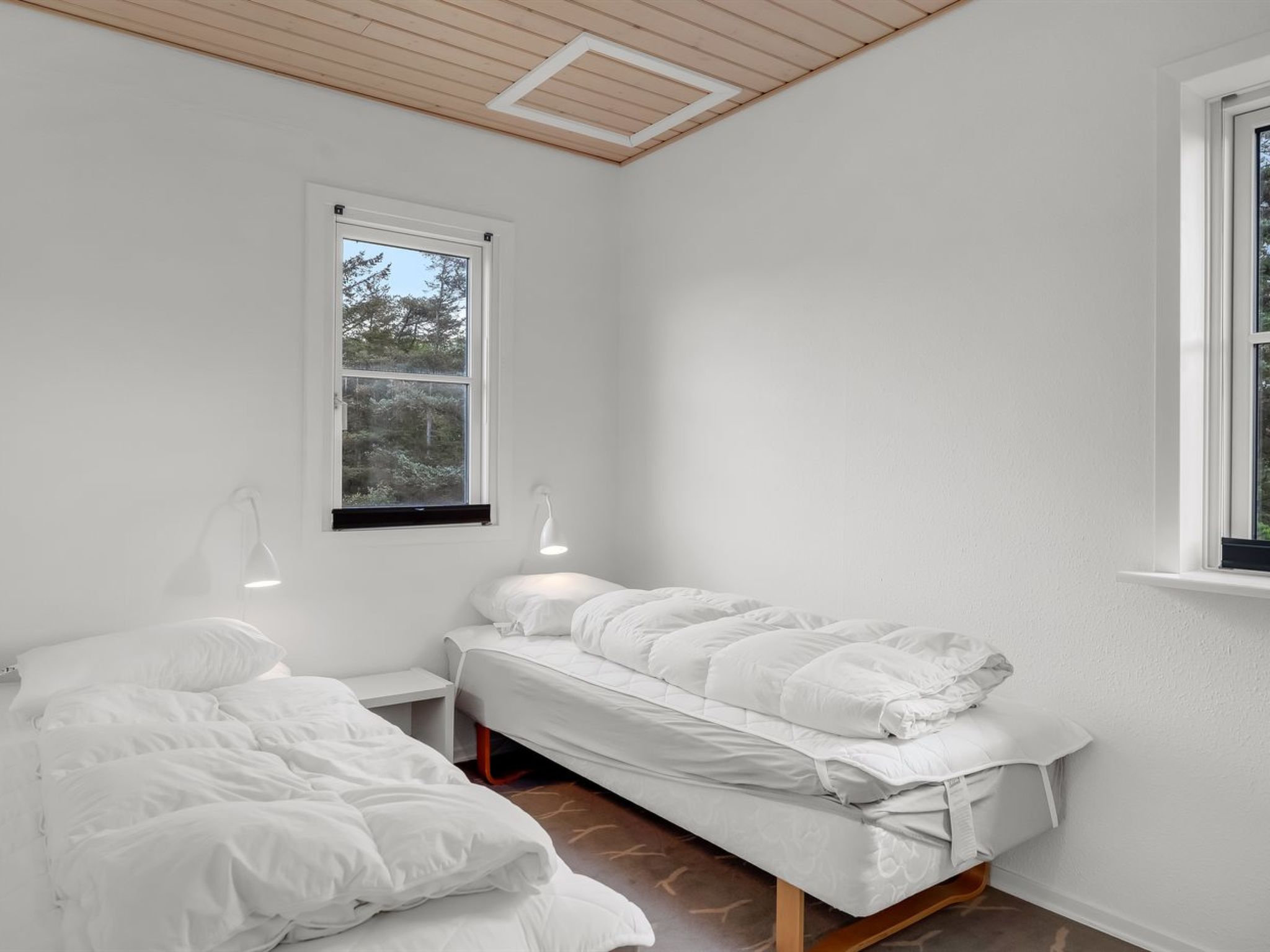 "Epiphania" - 100m to the fjord-Dedans