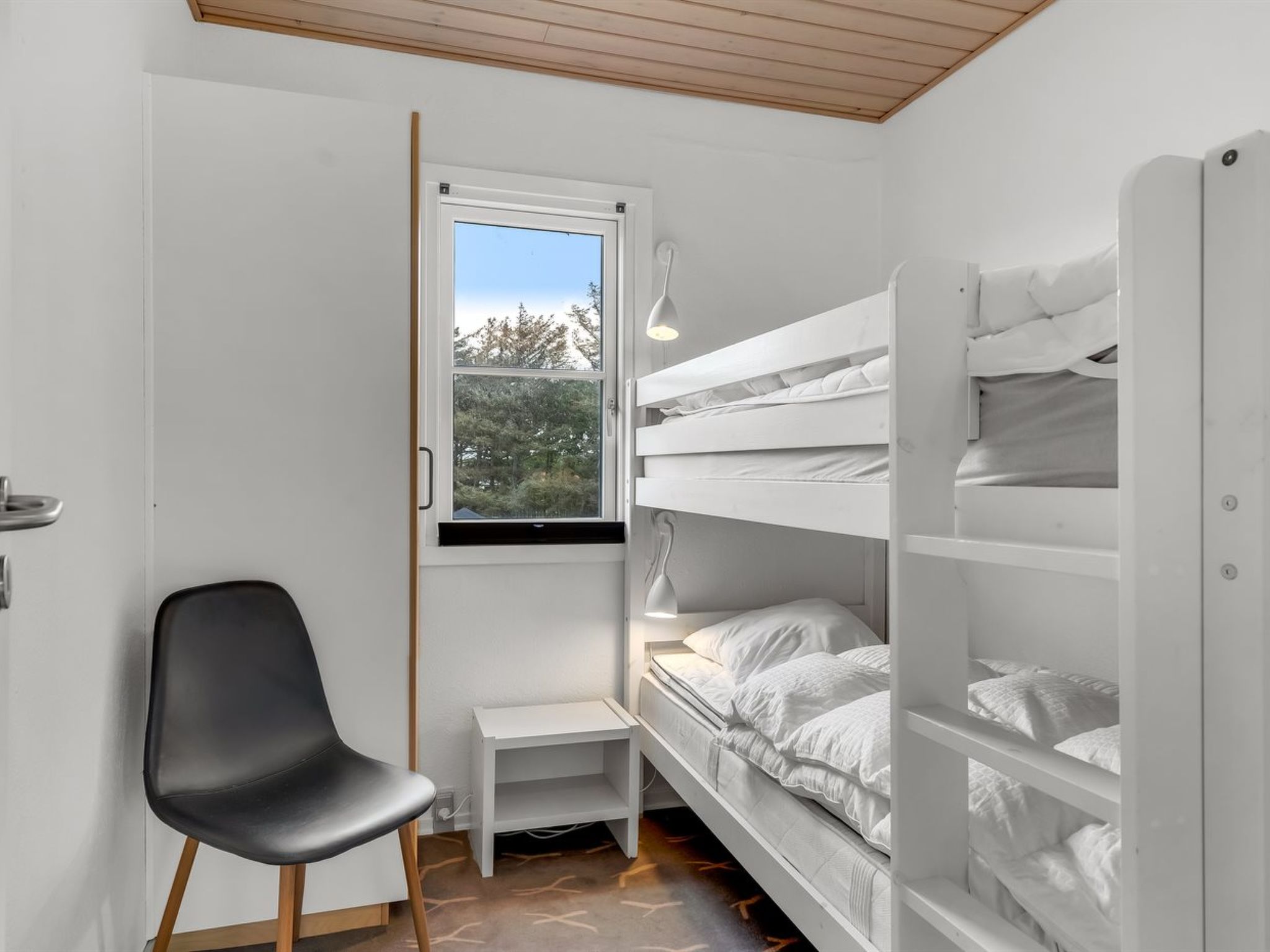 "Epiphania" - 100m to the fjord-Dedans