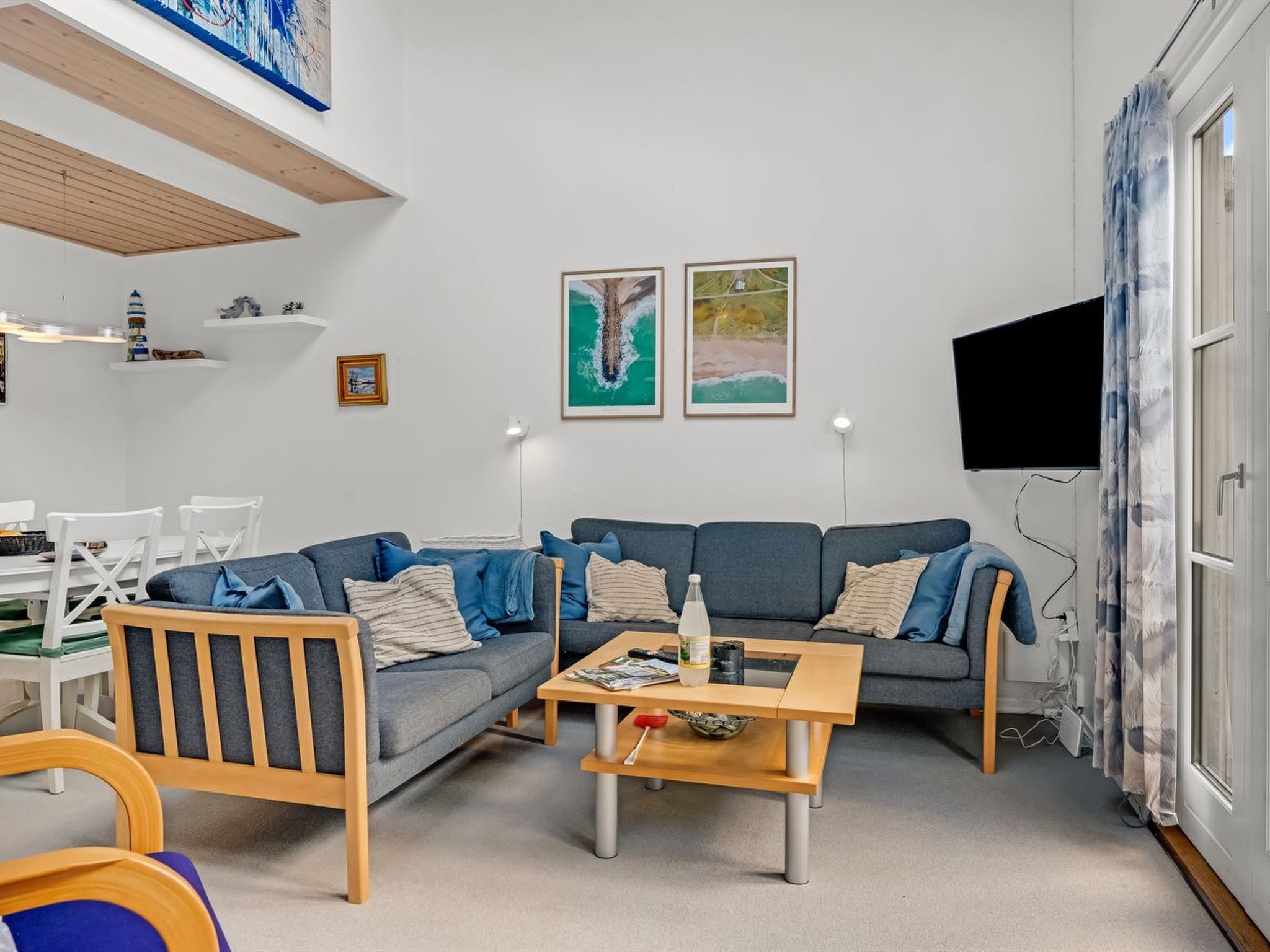 "Epiphania" - 100m to the fjord-Dedans