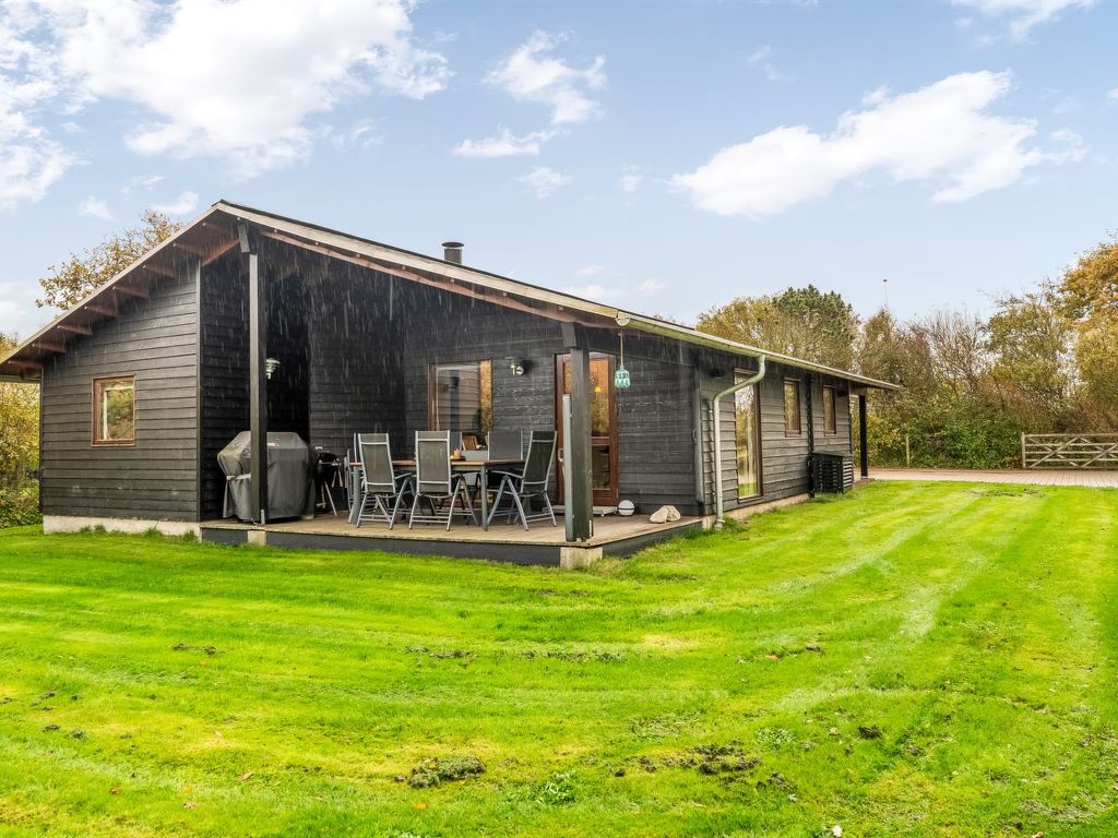 'Jaane' - 250m to the fjord