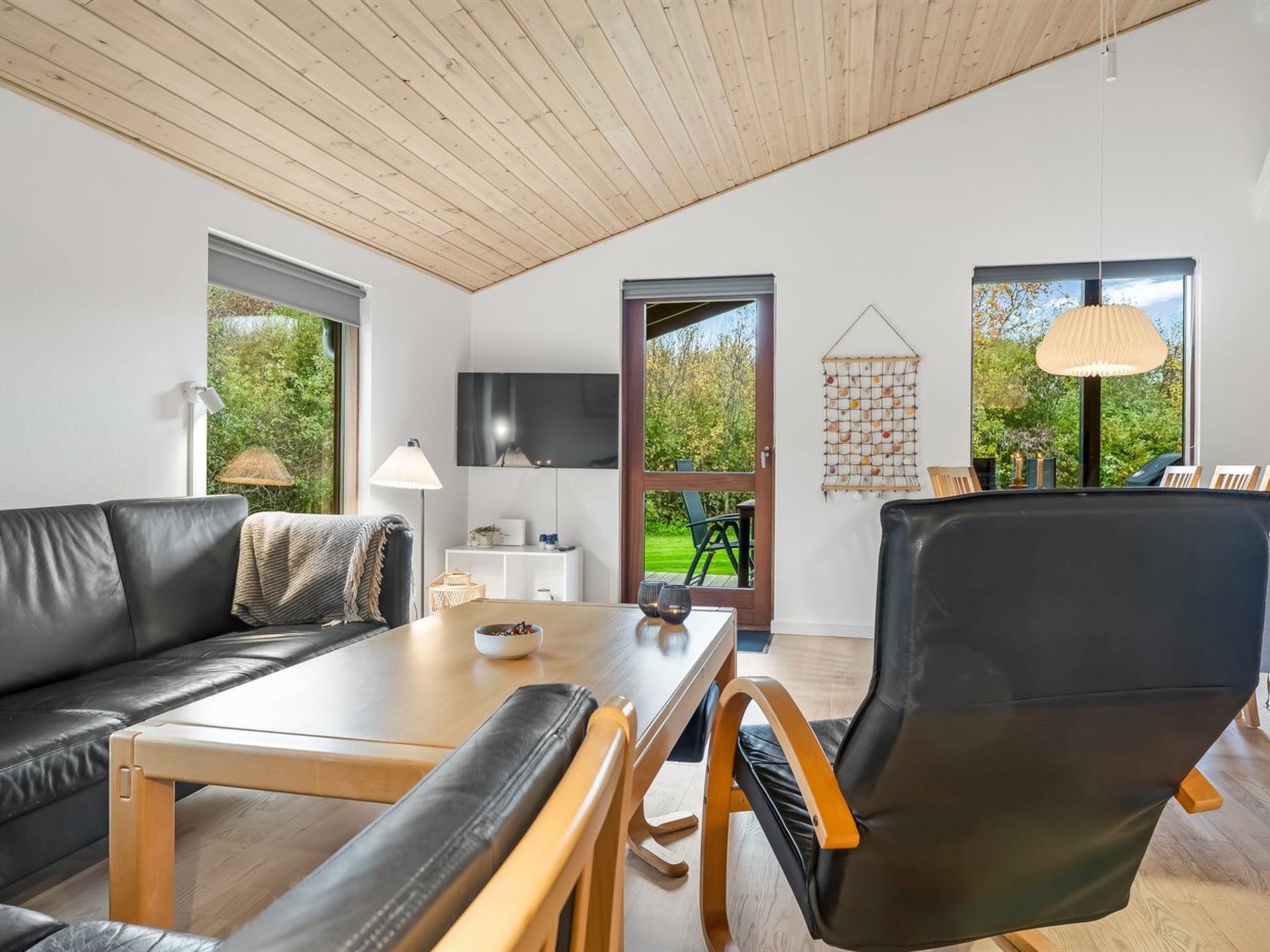 "Jaane" - 250m to the fjord