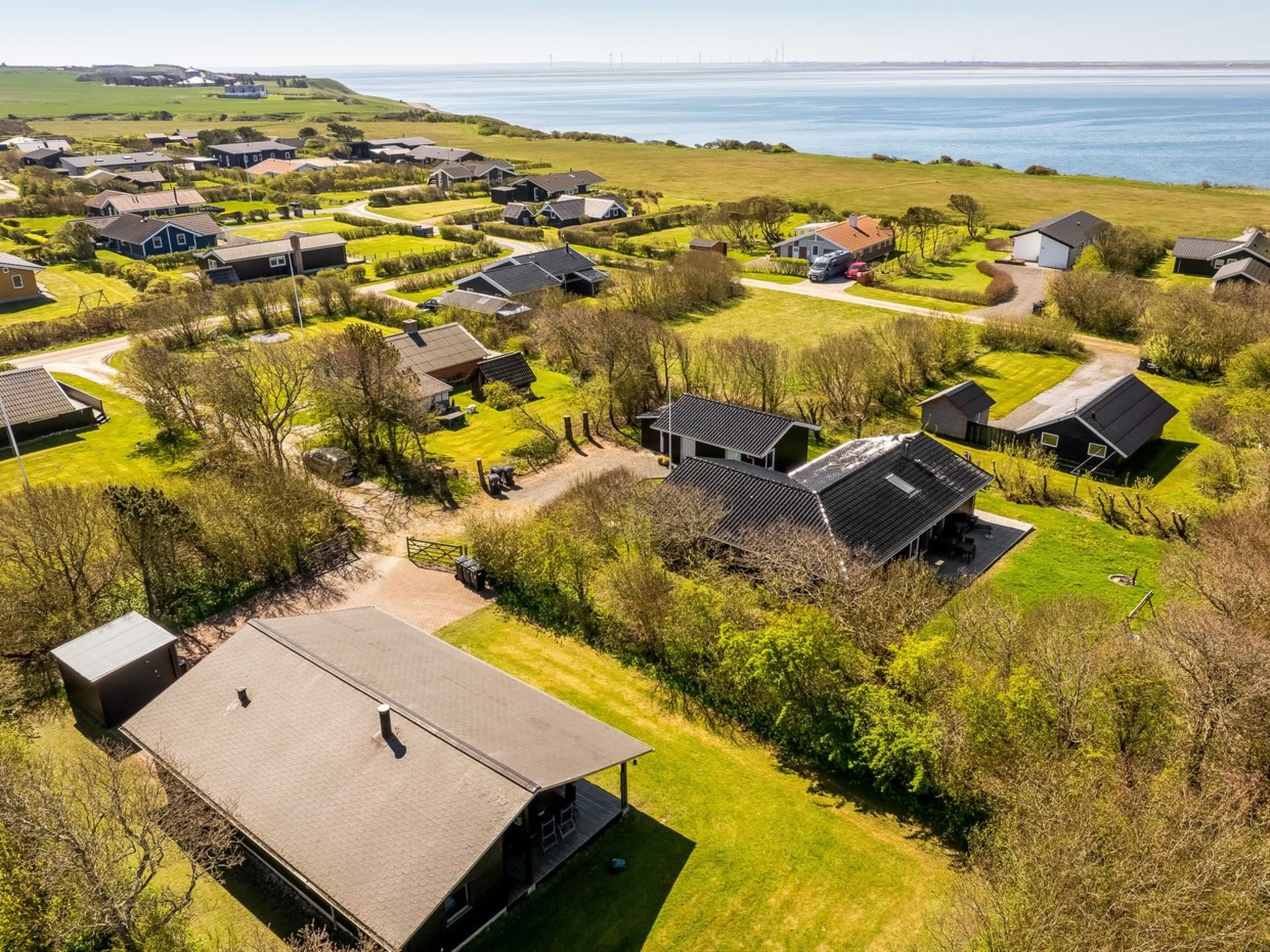 "Jaane" - 250m to the fjord - Buiten