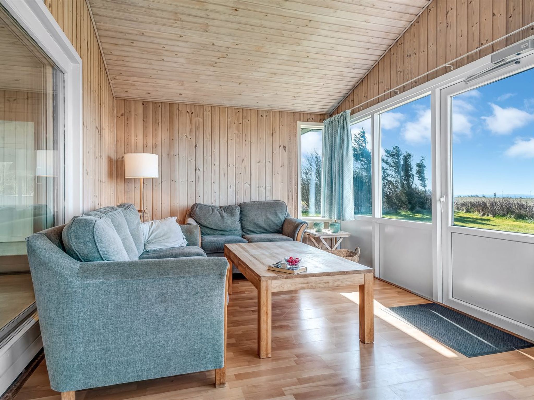 "Galmand" - 75m to the fjord-Drinnen