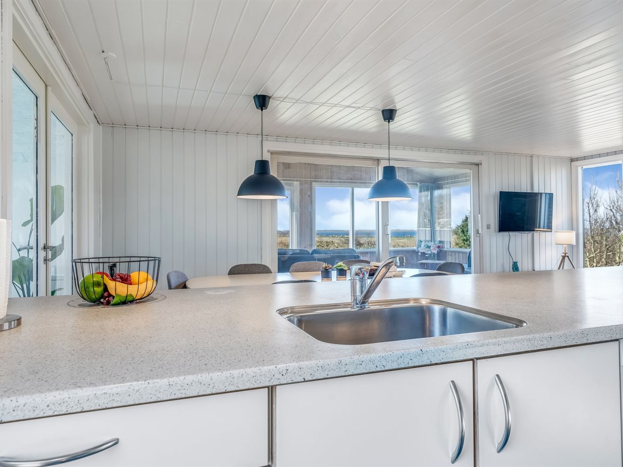 "Galmand" - 75m to the fjord-Drinnen