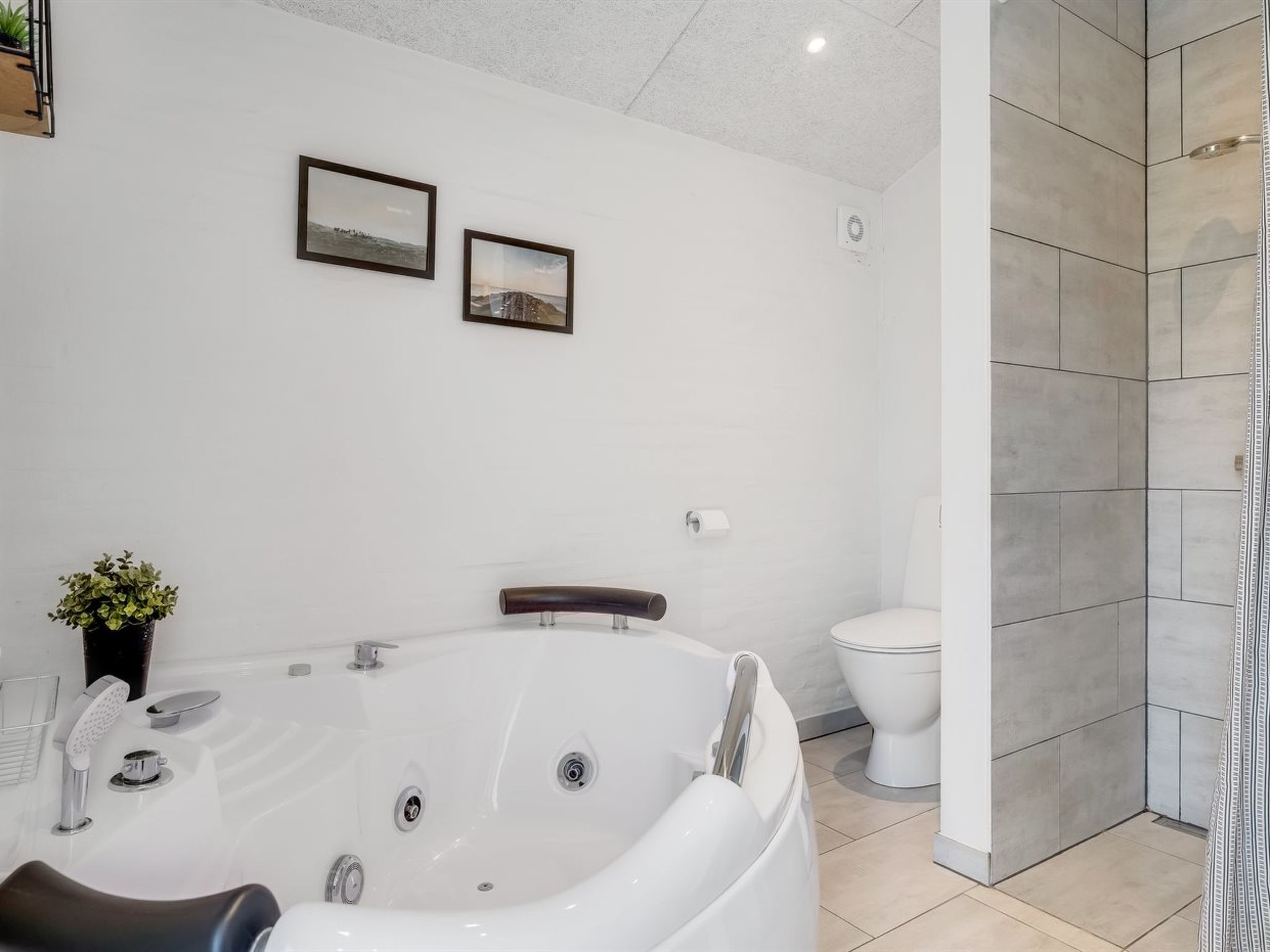 "Eerika" - 500m to the fjord-Binnen