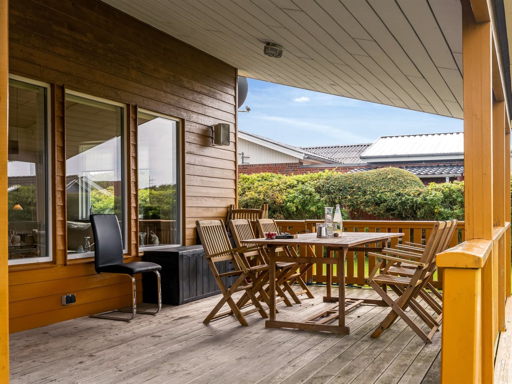 "Elnur" - 200m to the fjord-Buiten