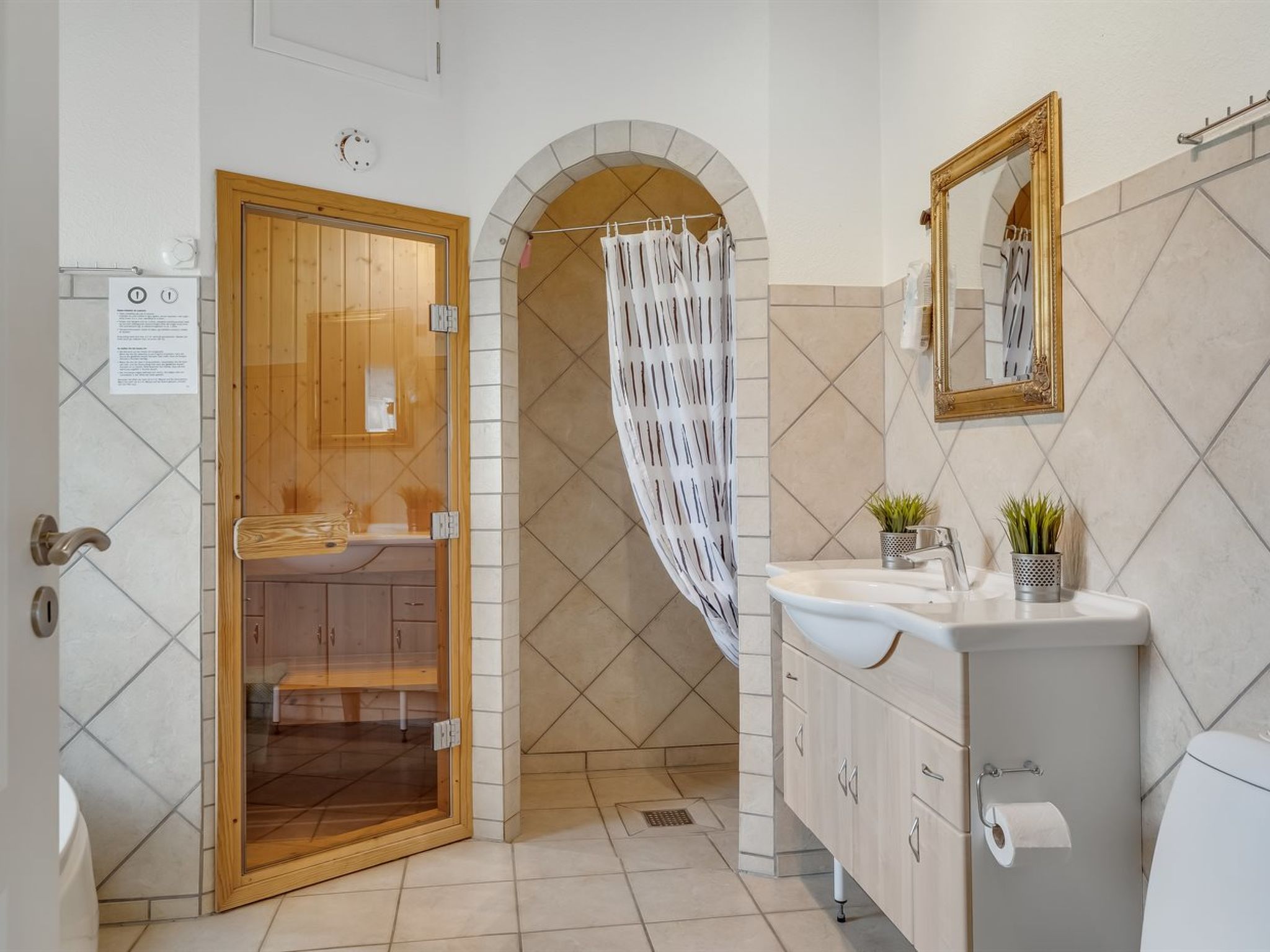 "Elnur" - 200m to the fjord-Binnen