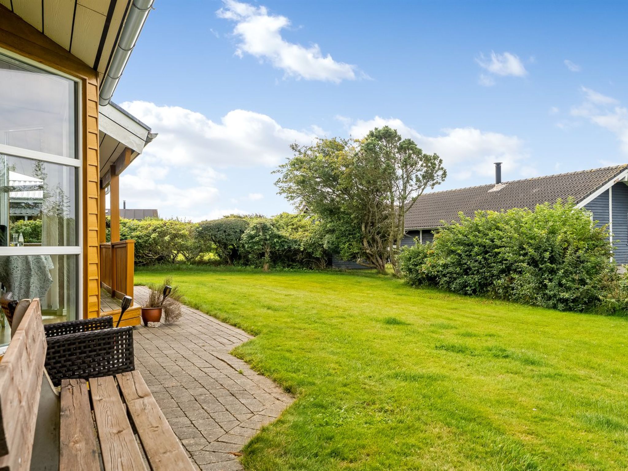 "Elnur" - 200m to the fjord-Buiten