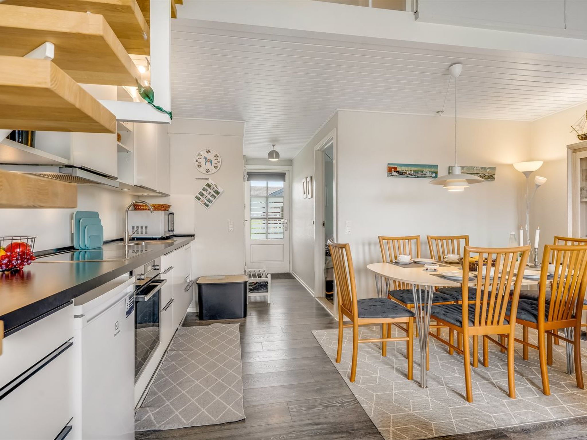 "Melvin" - 50m to the fjord - Binnen