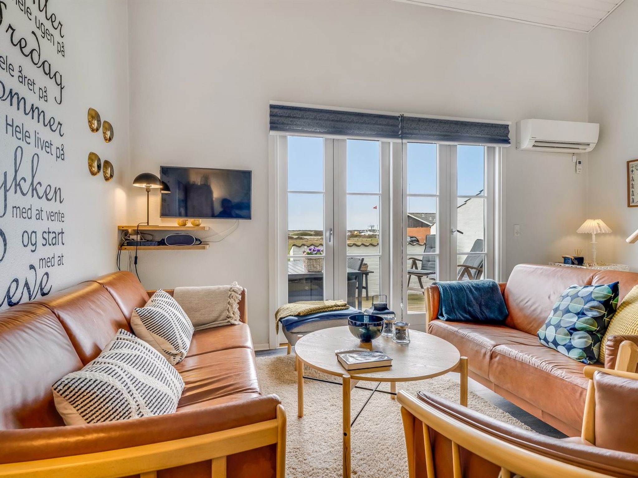 "Melvin" - 50m to the fjord - Binnen