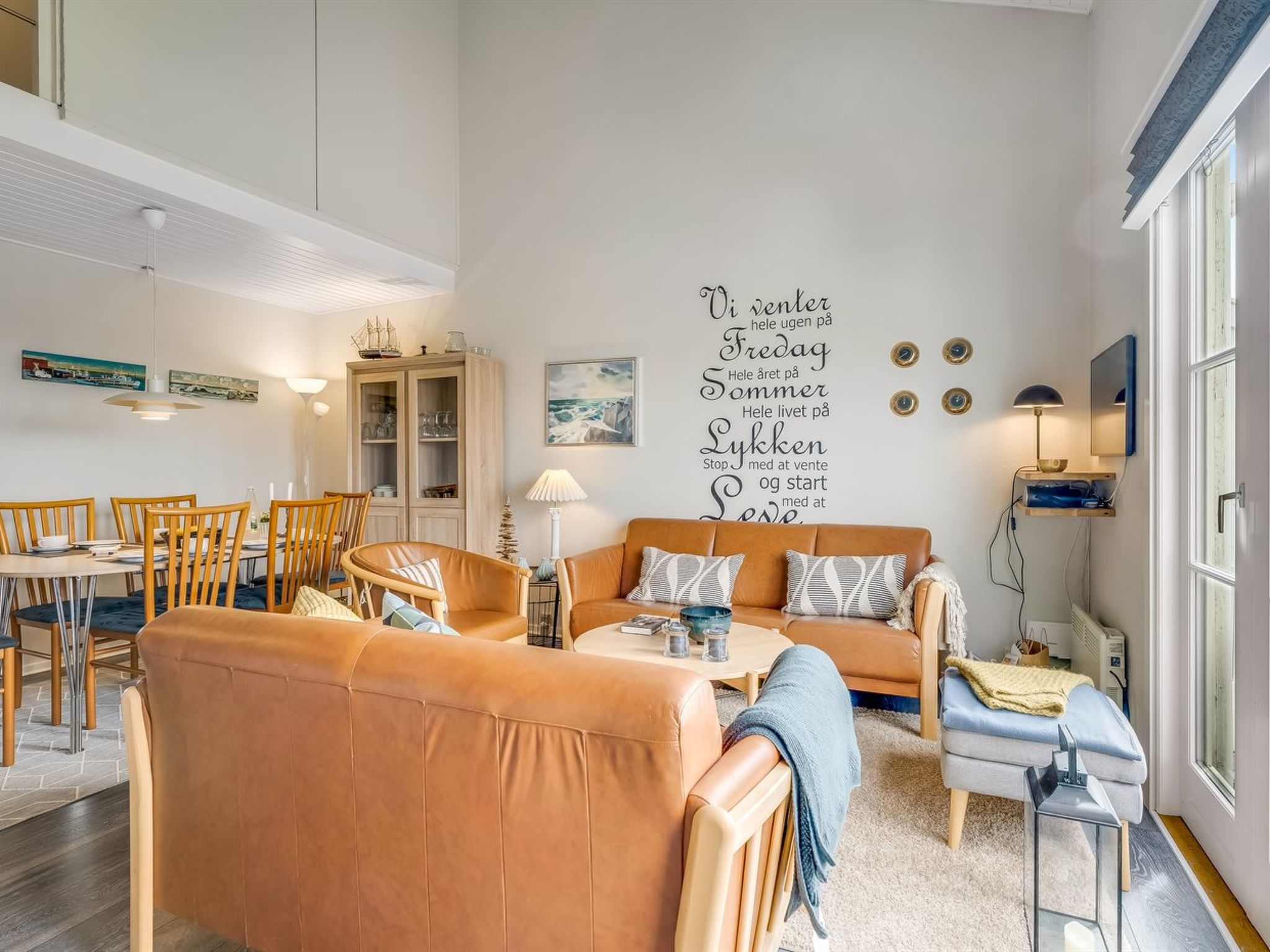 "Melvin" - 50m to the fjord - Binnen