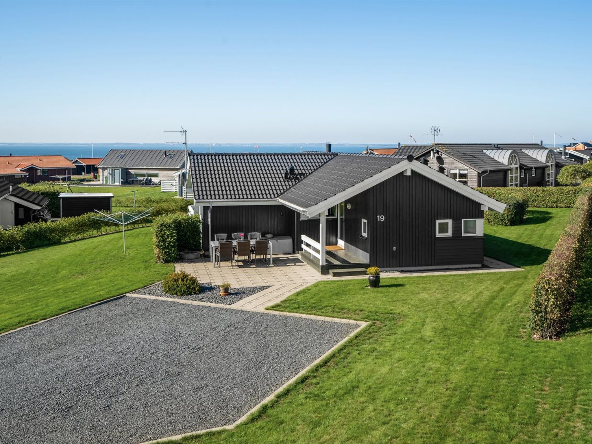 "Brynjolf" - 350m to the fjord-Buiten