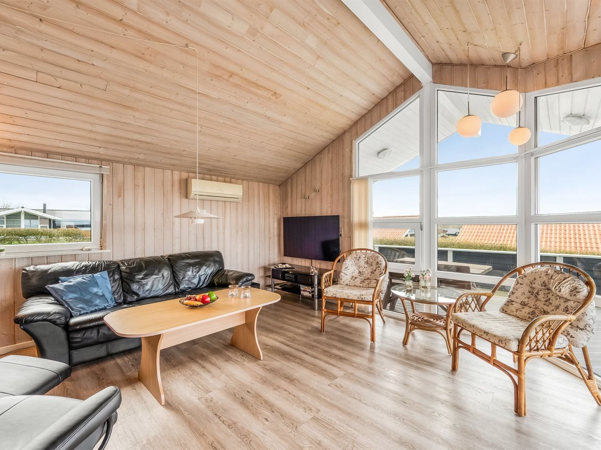 "Loviisa" - 300m to the fjord - Binnen