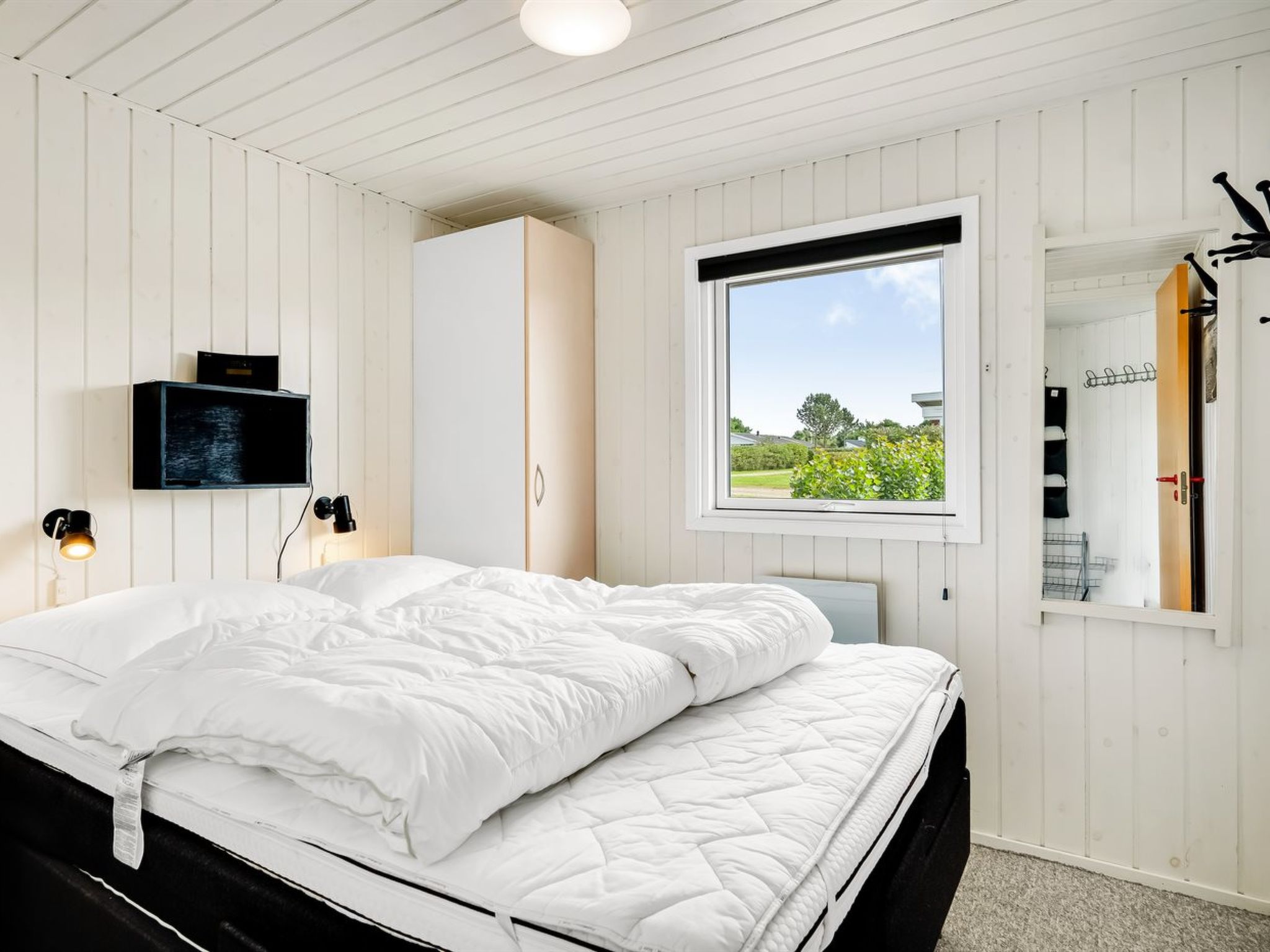 "Titta" - 150m to the fjord - Drinnen
