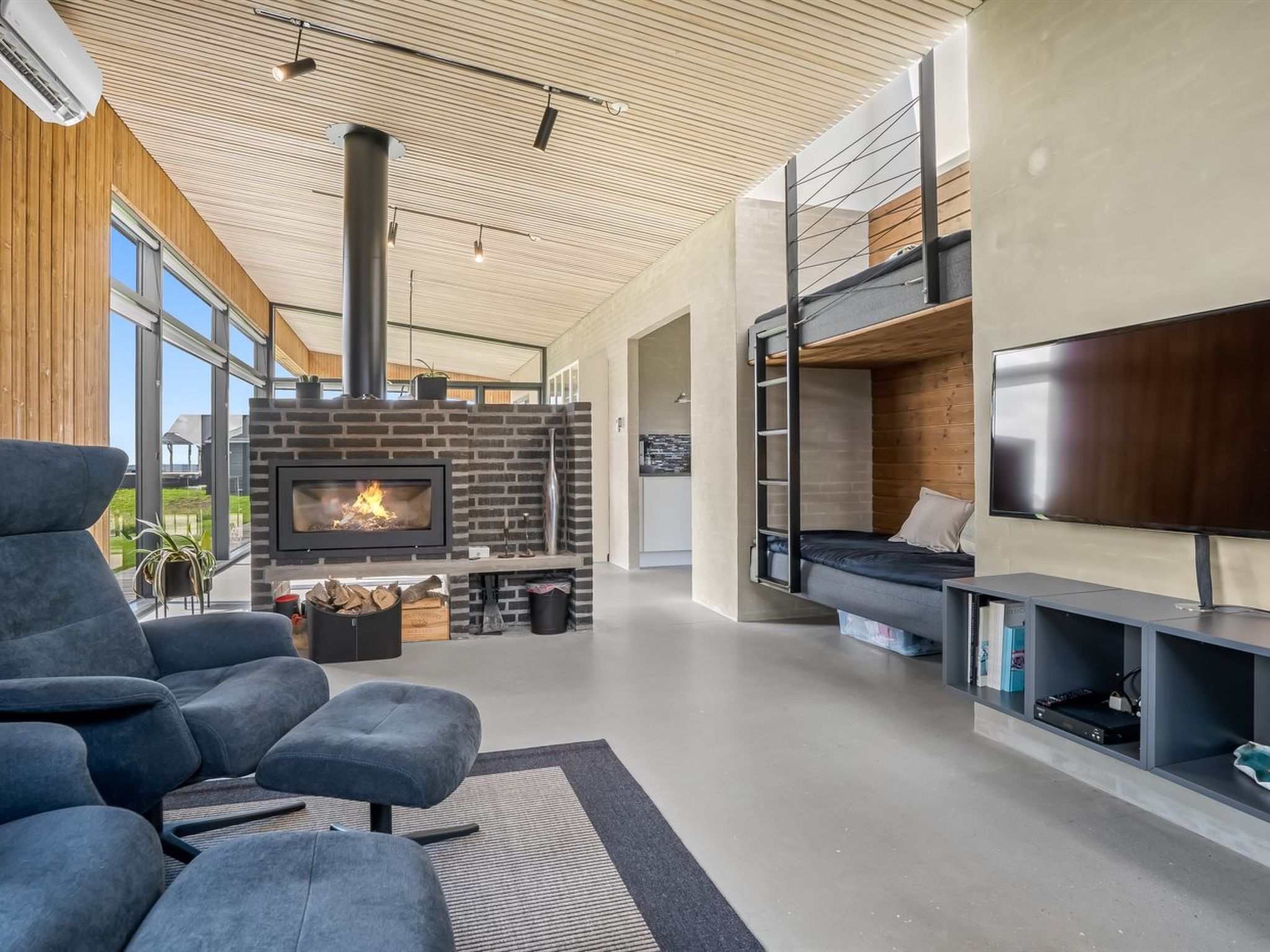 "Safir" - 200m to the fjord - Dedans