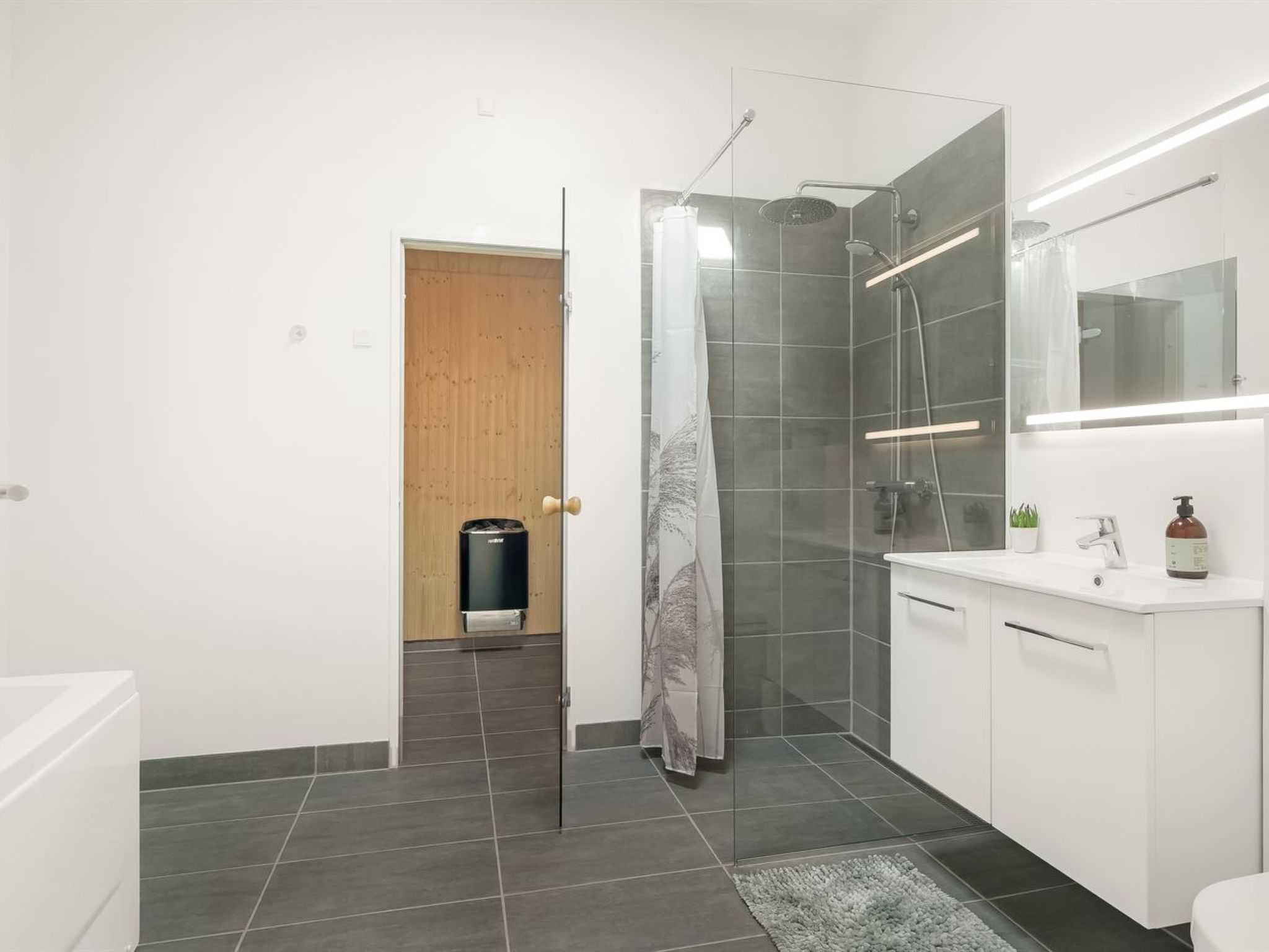 "Lennart" - 500m to the fjord-Binnen