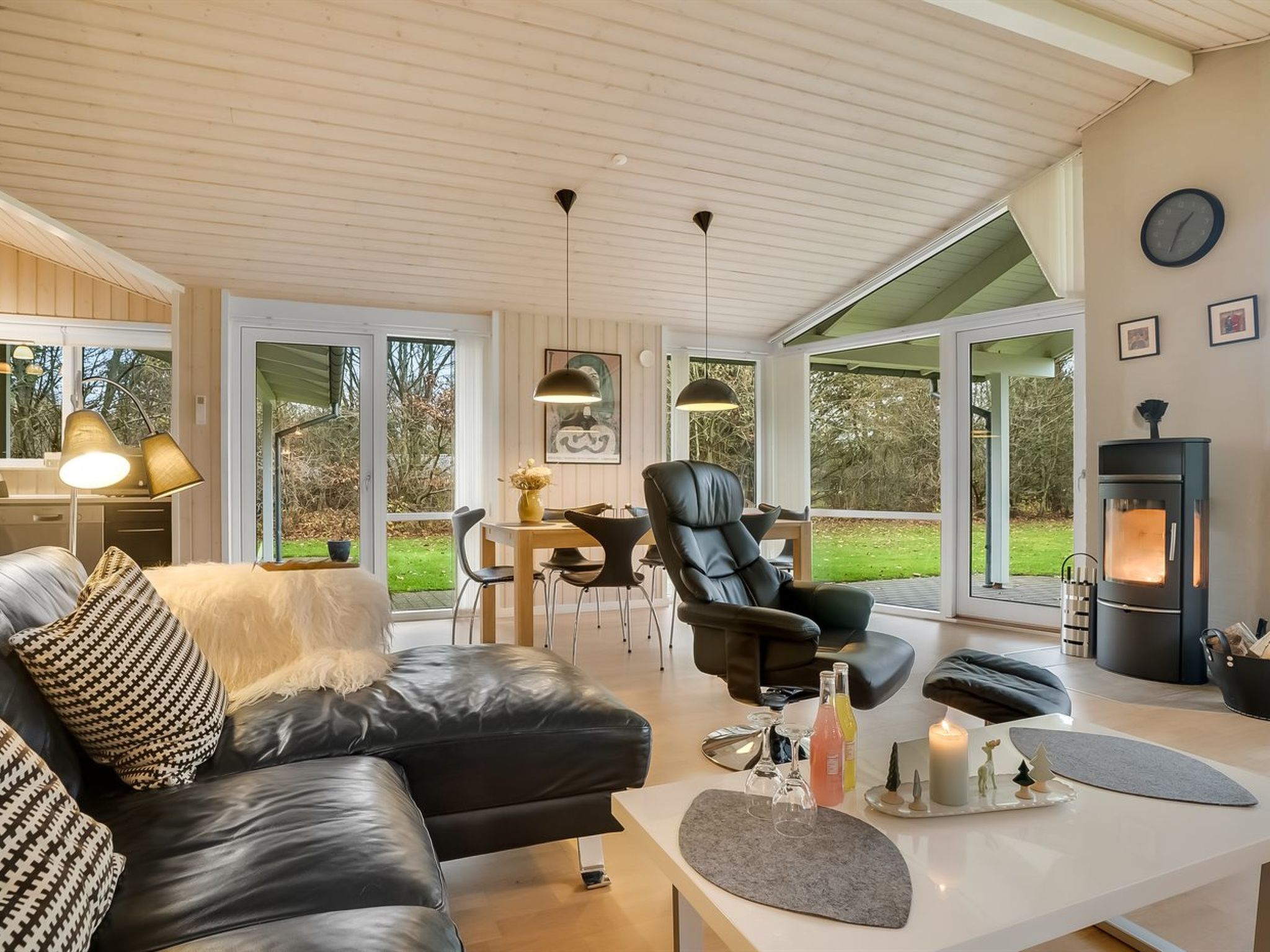 "Hemfrith" - 500m to the fjord-Inside