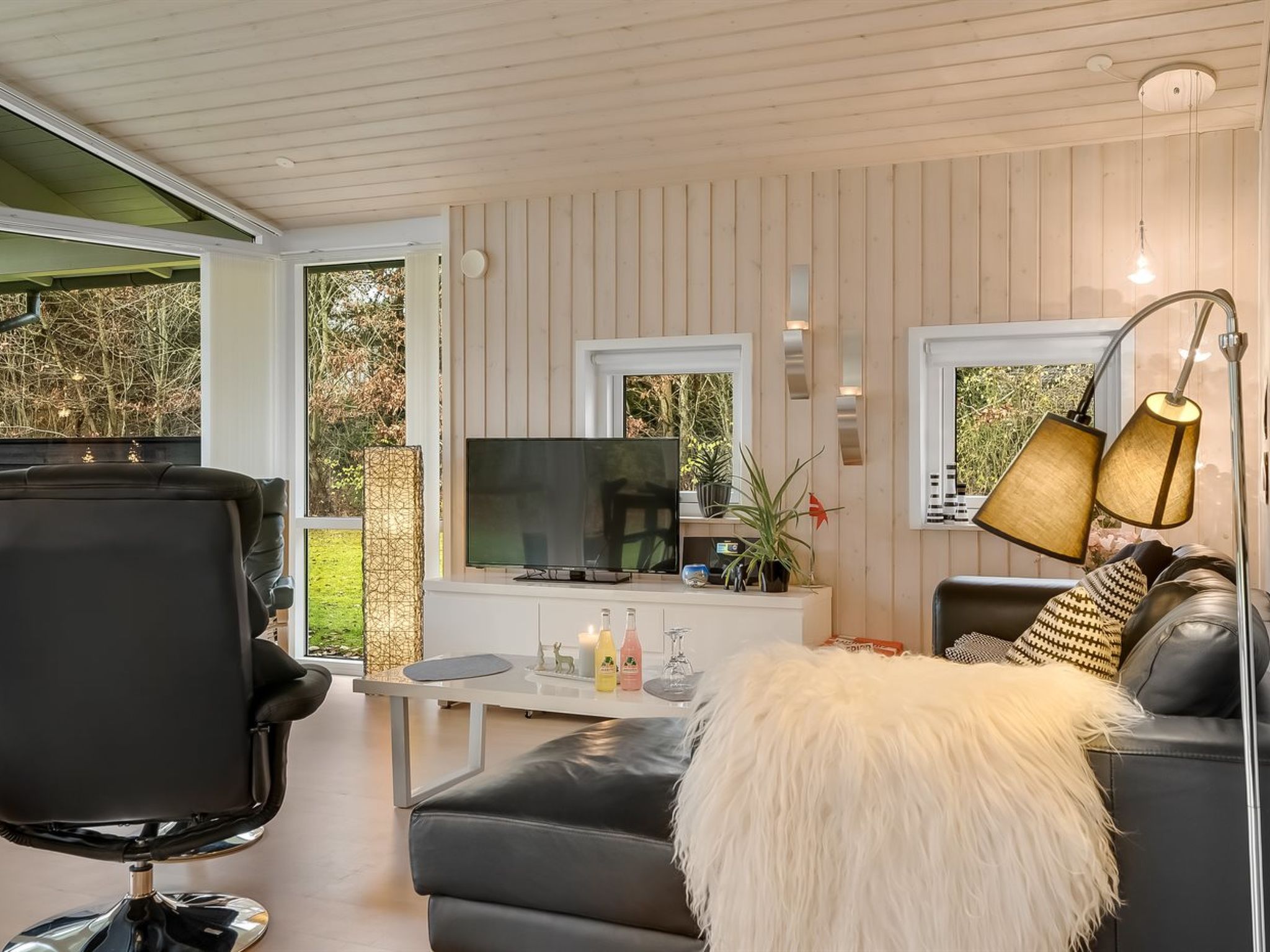 "Hemfrith" - 500m to the fjord-Inside