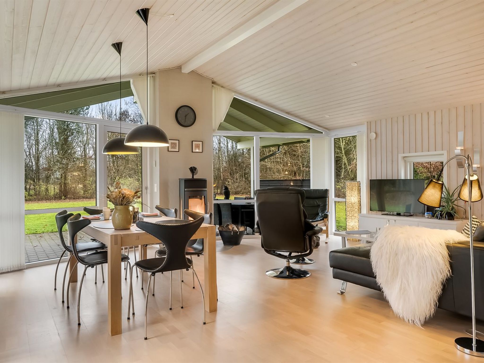 "Hemfrith" - 500m to the fjord-Inside