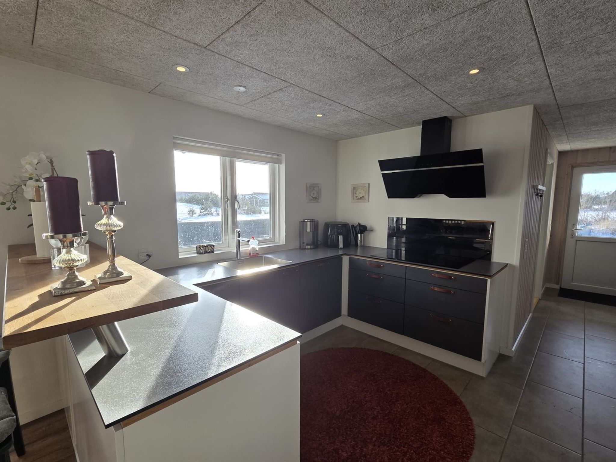 "Aava" - 600m to the fjord - Binnen