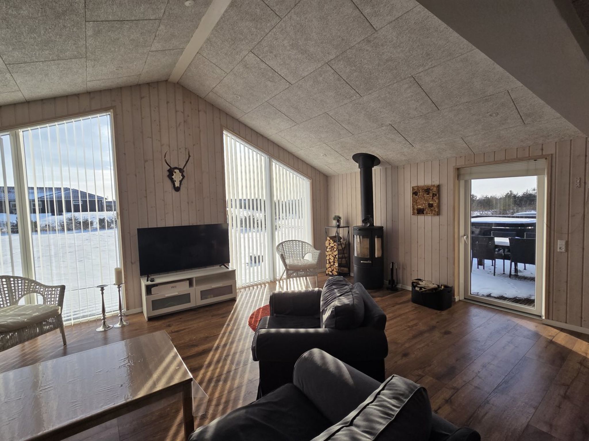 "Aava" - 600m to the fjord - Binnen