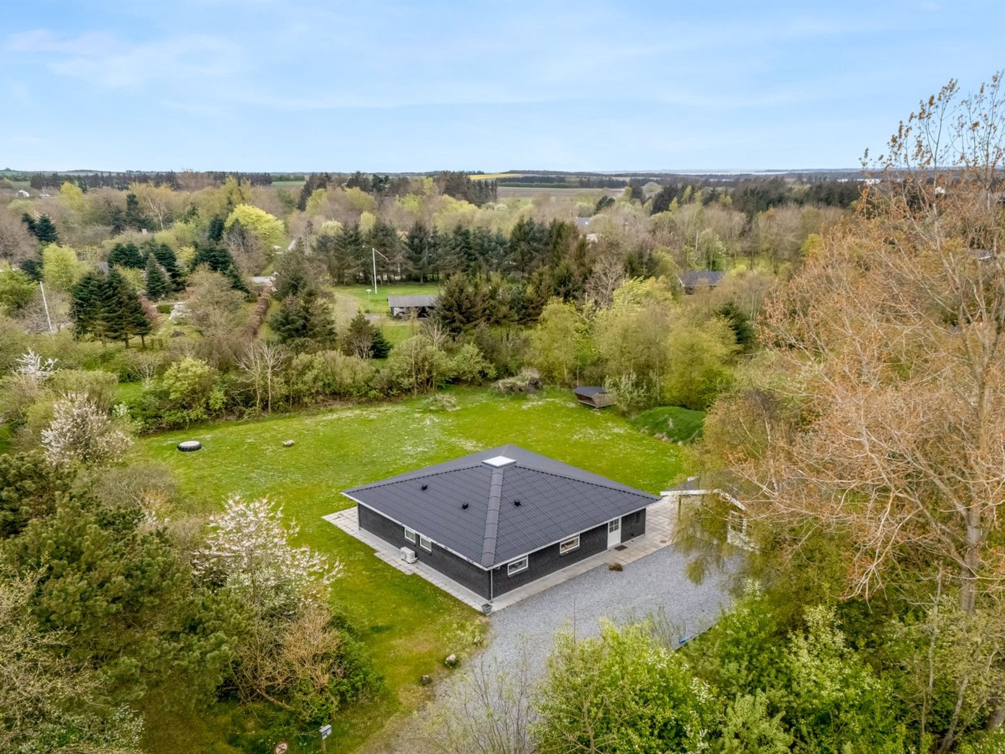 "Veijo" - 400m to the fjord-Buiten