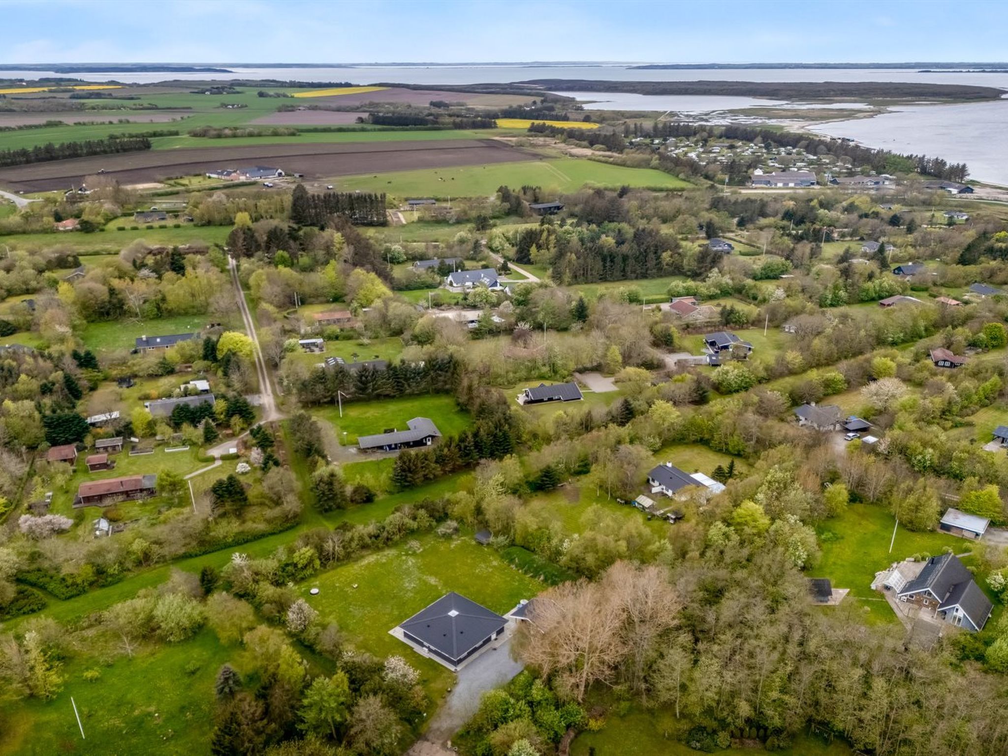 "Veijo" - 400m to the fjord-Buiten