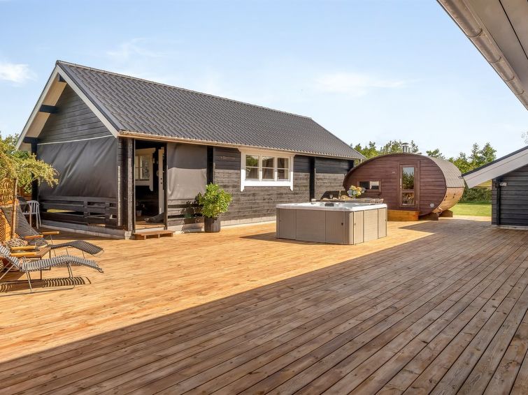 Vakantiehuis met whirlpool en sauna in Spøttrup vlakbij zee in Spøttrup