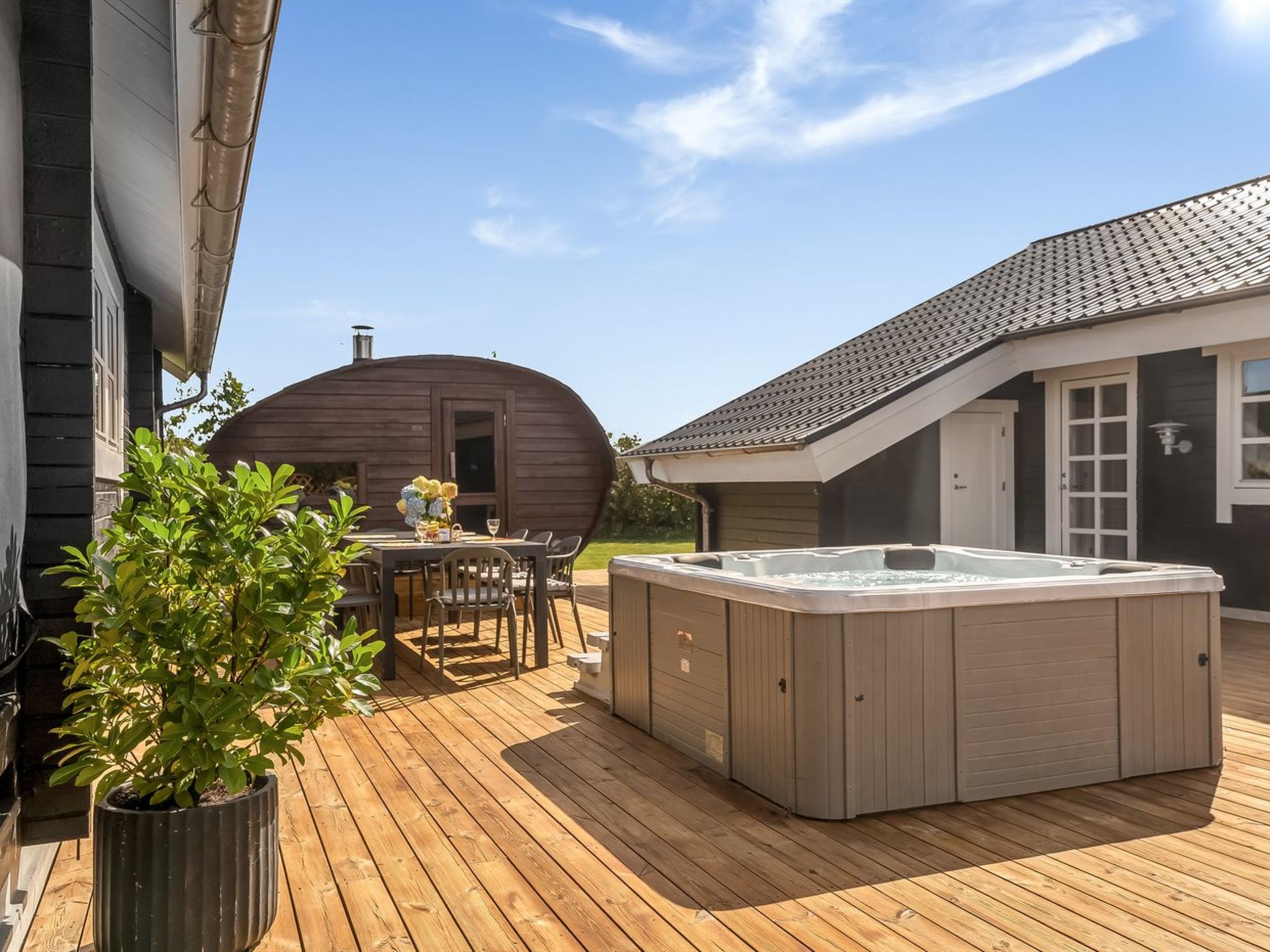 "Gizella" - 500m to the fjord-Buiten