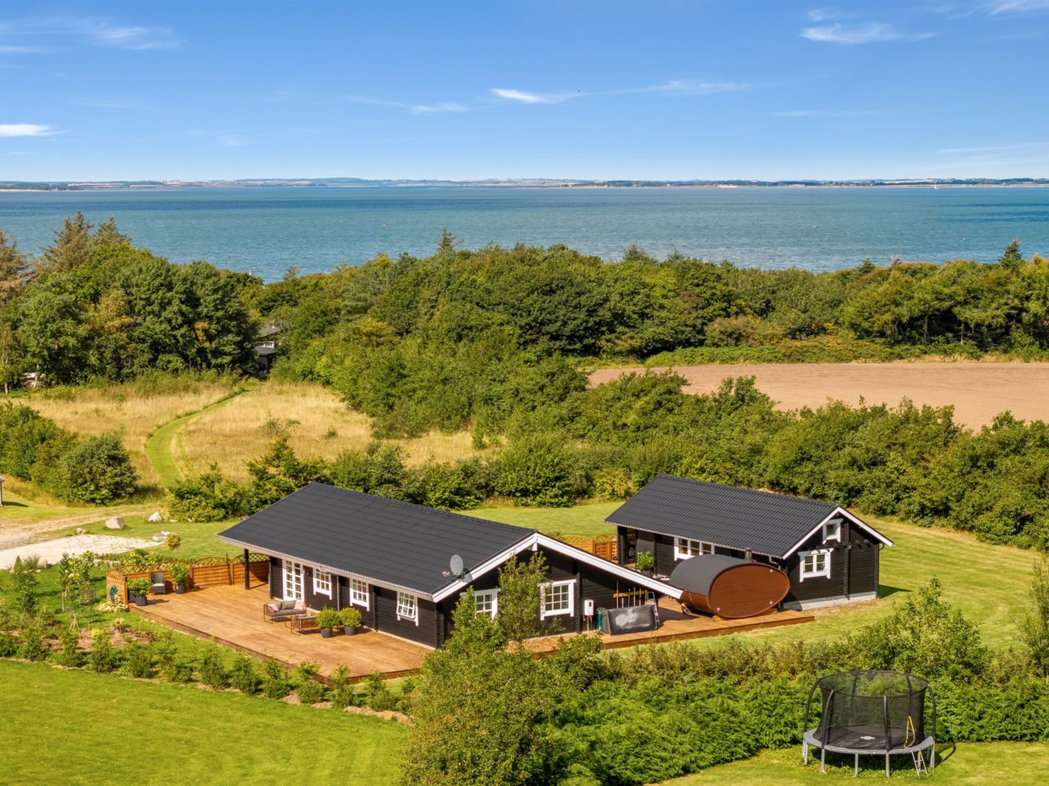 "Gizella" - 500m to the fjord-Buiten