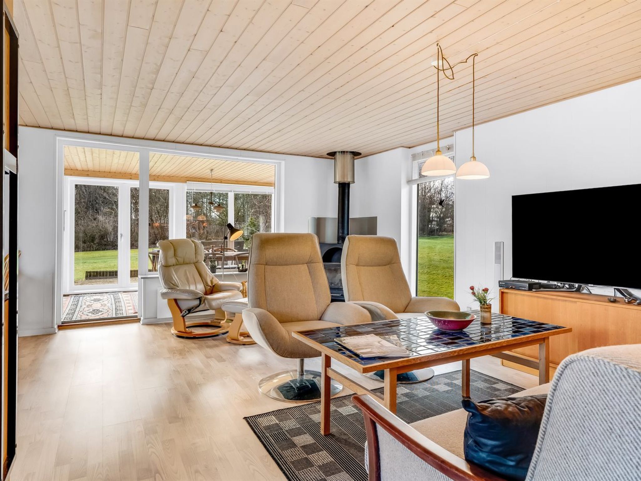 "Marika" - 400m to the fjord - Binnen