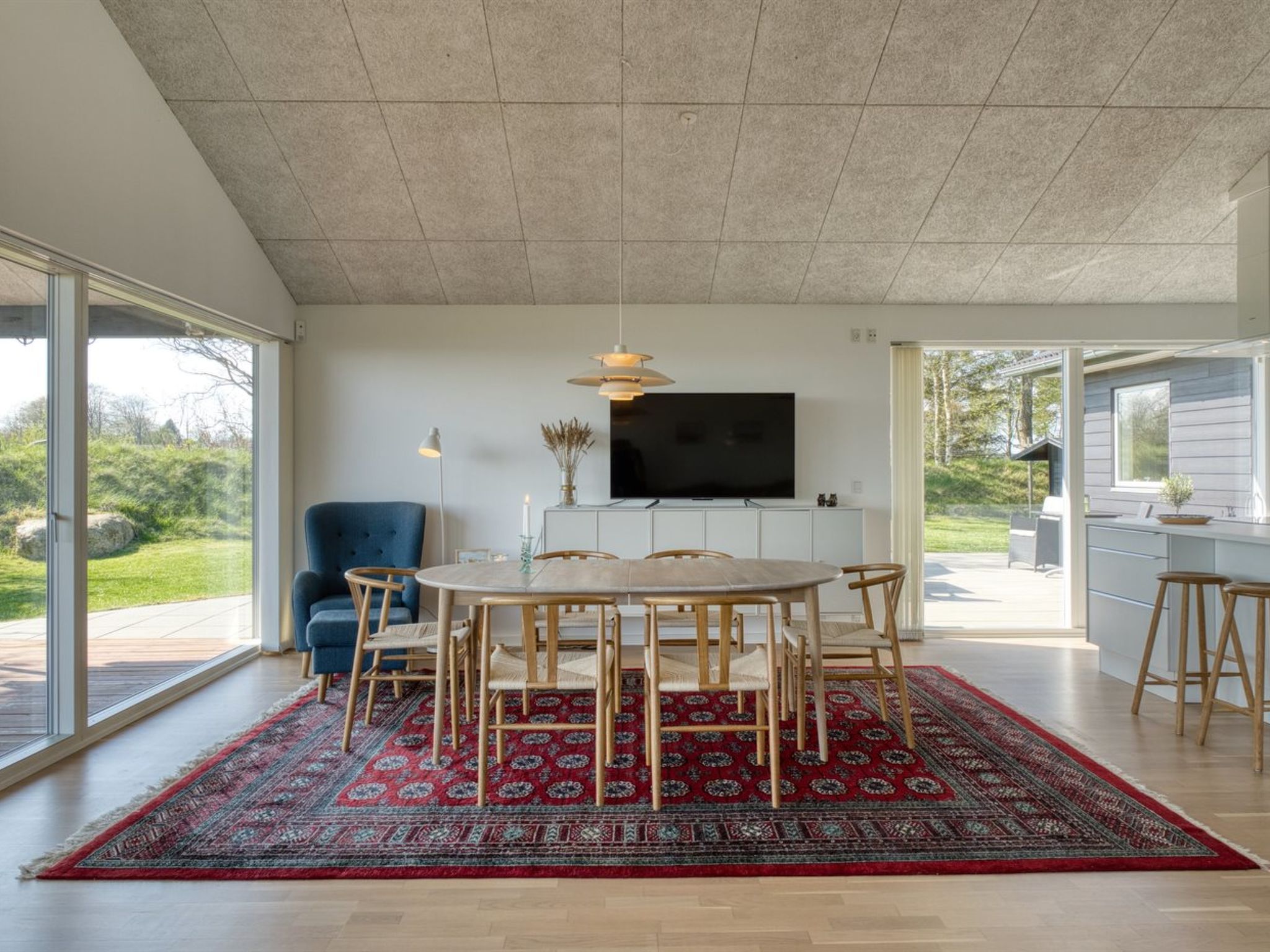 "Elissa" - 50m to the fjord-Inside