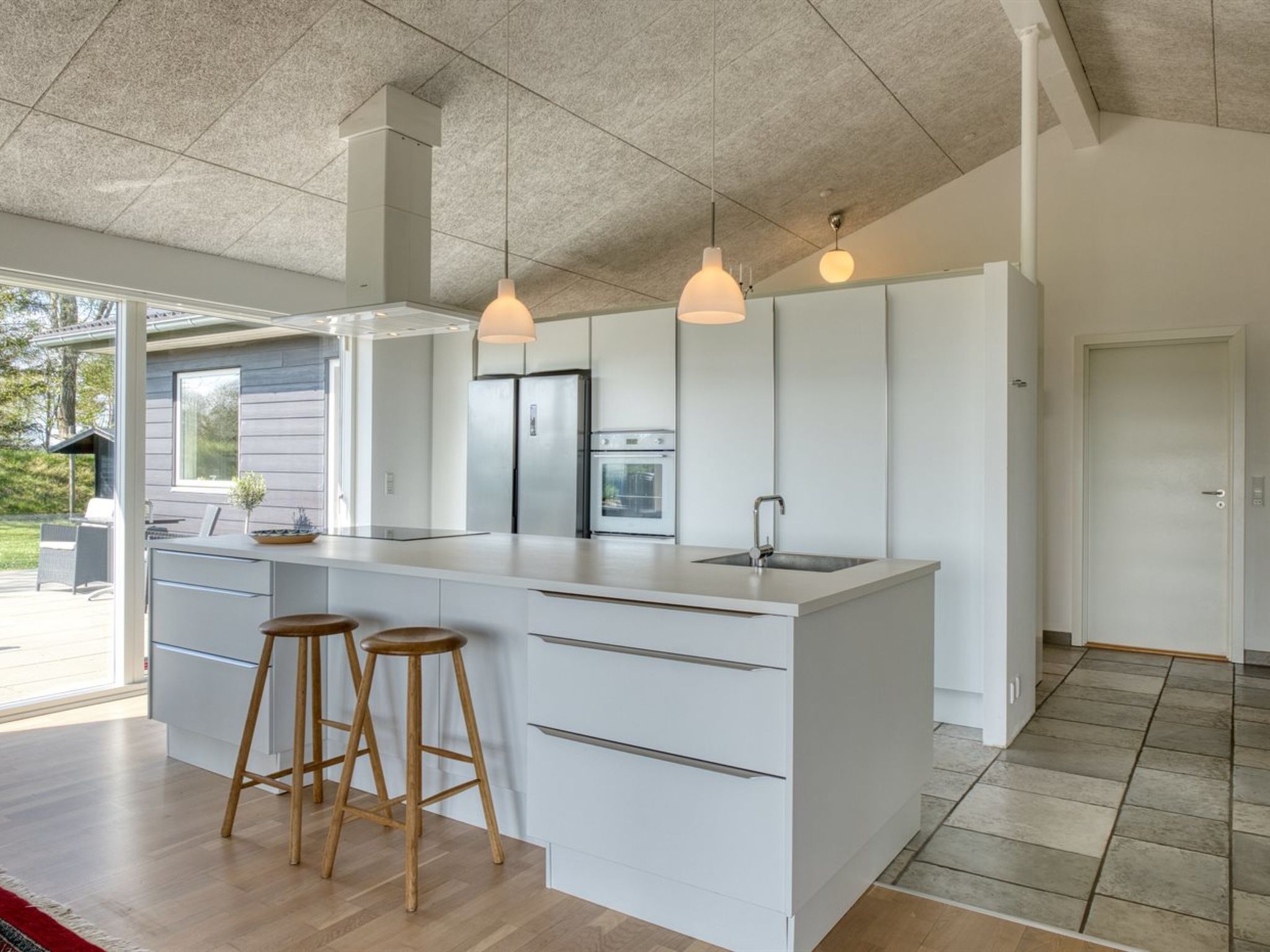 "Elissa" - 50m to the fjord-Inside