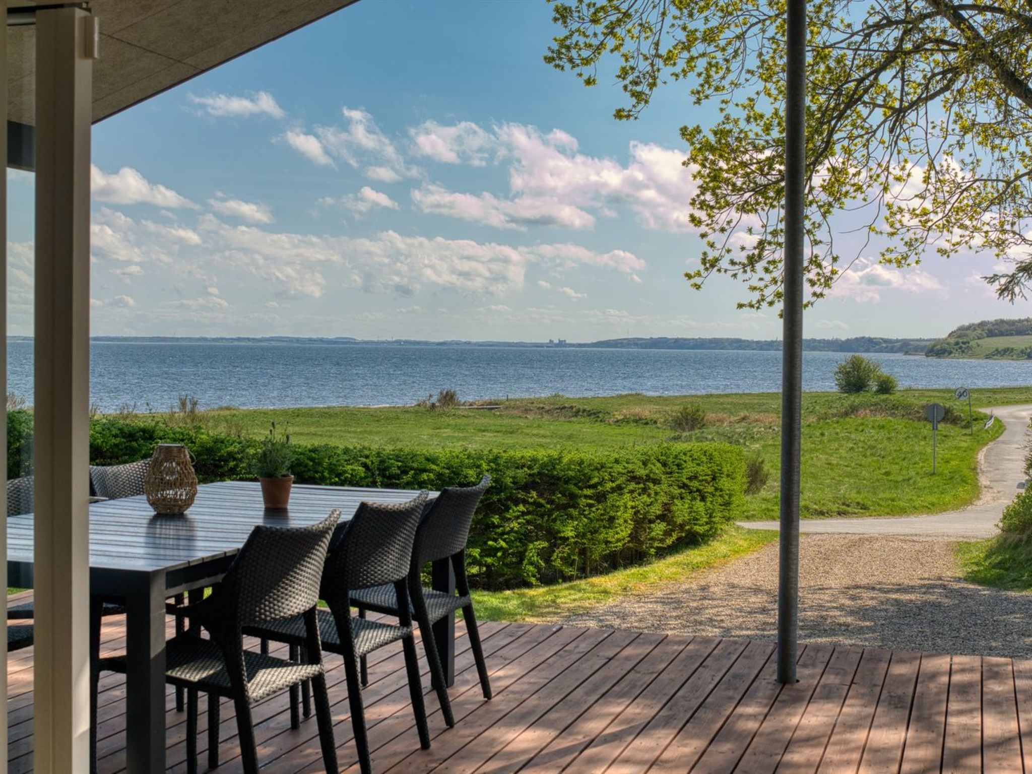 "Elissa" - 50m to the fjord-Outside