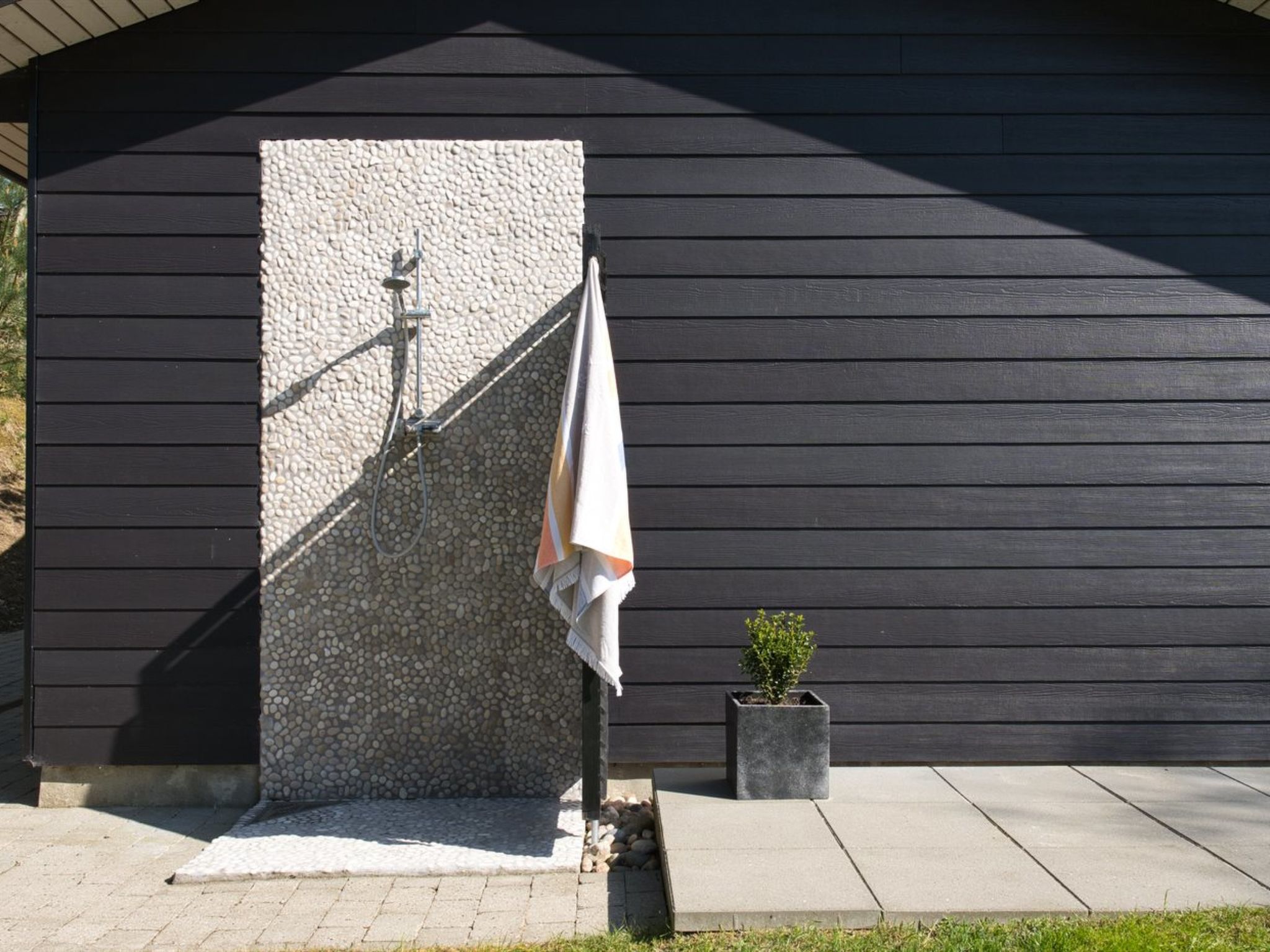 "Elissa" - 50m to the fjord-Outside