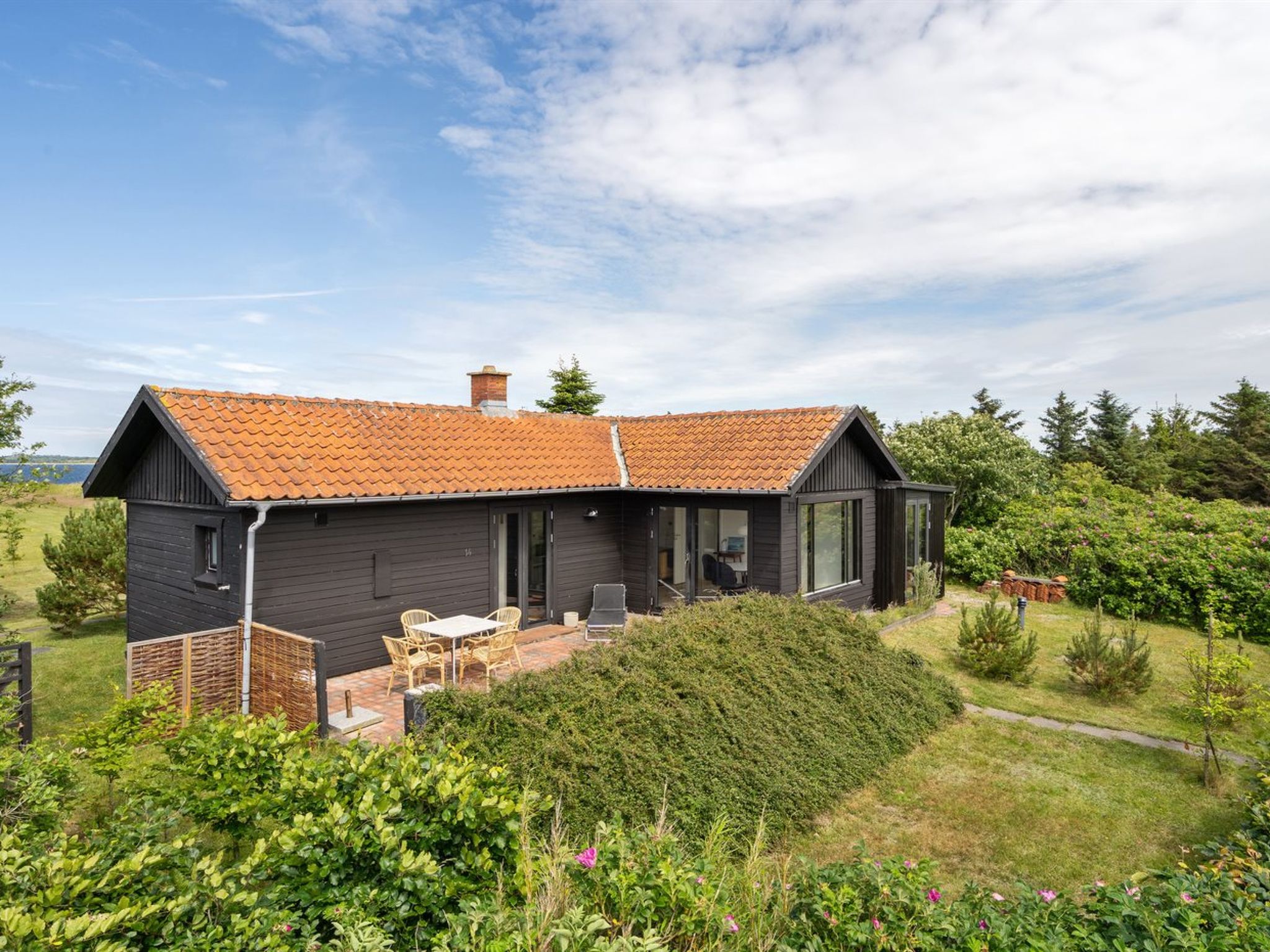 "Lok" - 90m to the fjord-Buiten