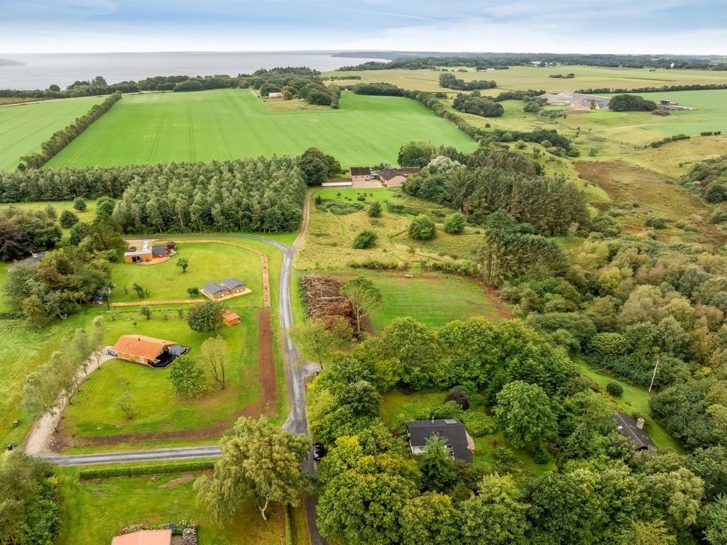 'Velika' - 300m to the fjord