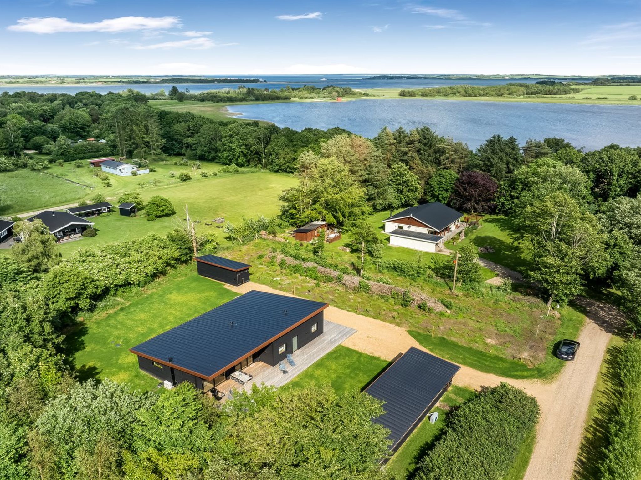 "Diuri" - 500m to the fjord - Buiten