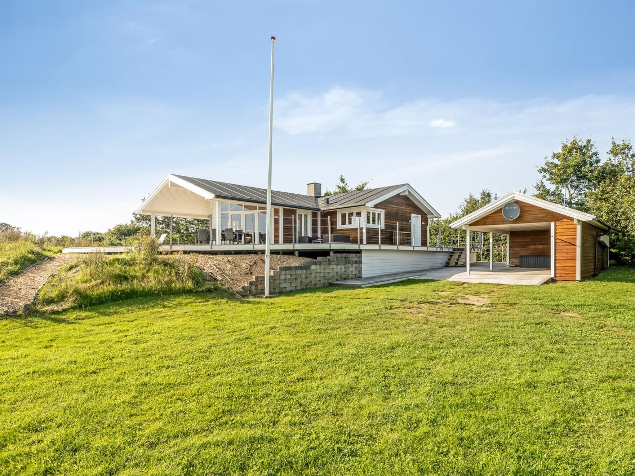 "Eljas" - 200m to the fjord-Buiten
