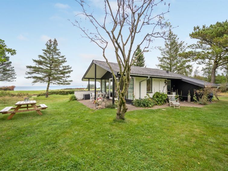 Vakantiehuis met open haard aan zee op Fur in Fur