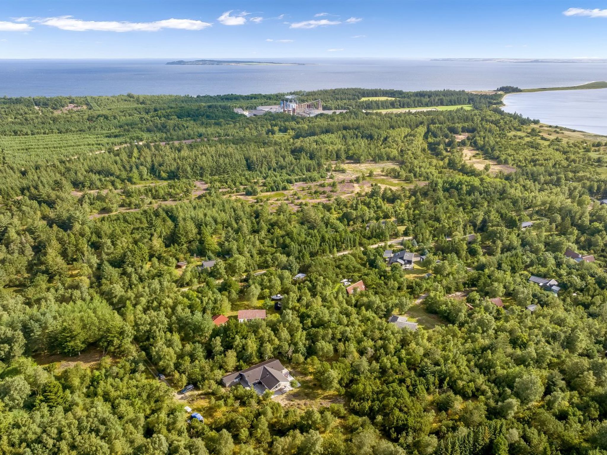 "Guri" - 600m to the fjord-Buiten